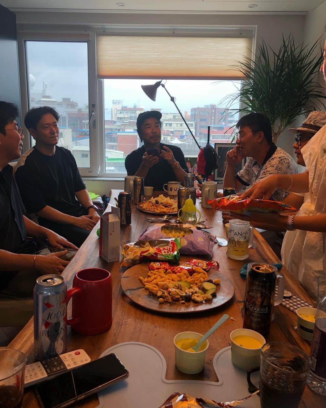 アン・ソニョンさんのインスタグラム写真 - (アン・ソニョンInstagram)「여보... . . #널위해준비했어🎁 . . . . 어여 돌아와  #자전차왕스복동🚴🏻‍♂️ 님아... . . . . #무엇을상상하든그이상 일것이야😌 . . . #스바로와친구들 그리고 그 친구들 엄빠들까지  #바로네로대동단결🤣 . . . . #바로네사는이야기」6月30日 16時19分 - anney_an_love