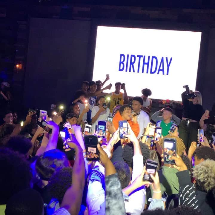 ゲームのインスタグラム：「@trippieredd came thru for the kid @harlemtaylorr 💯💯💯💯 #Happy16thBdaySon」