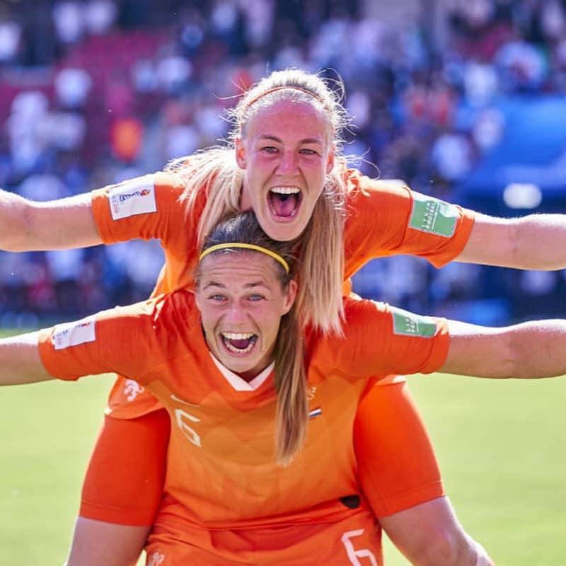 ゲキサカさんのインスタグラム写真 - (ゲキサカInstagram)「女子W杯ベスト4出揃う! オランダが初の準決勝へ…“東京行き”の欧州勢3チームも決定  #女子W杯 #女子ワールドカップ #womansworldcup #WWC #FIFA #FIFAWWC ©︎GettyImages #🇺🇸 #🏴󠁧󠁢󠁥󠁮󠁧󠁿 #🇳🇱 #🇸🇪」6月30日 16時54分 - gekisaka