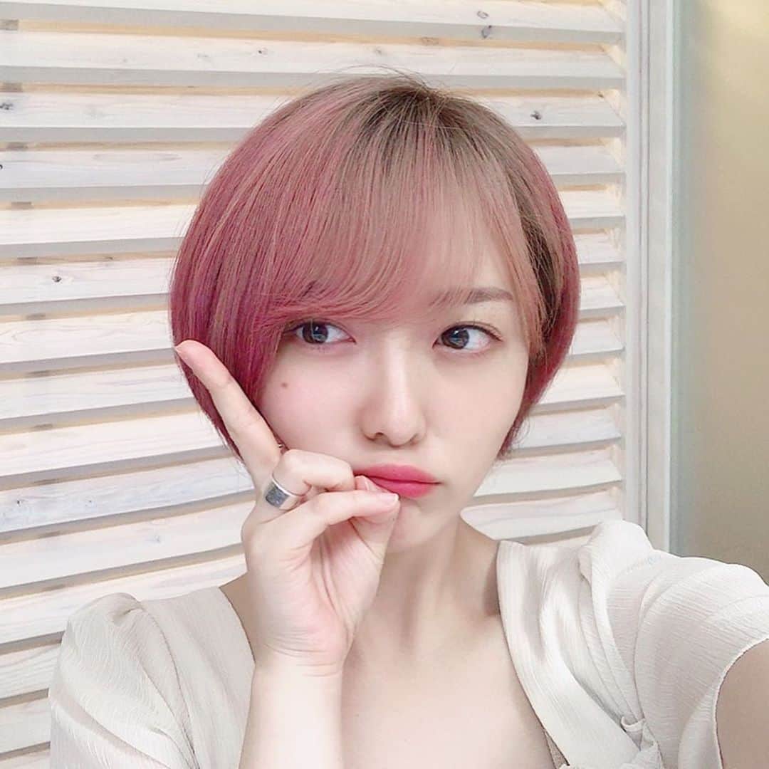 中野佑美さんのインスタグラム写真 - (中野佑美Instagram)「ピンクになったよ #ショートヘア #ピンクヘアー」6月30日 17時01分 - nakan084