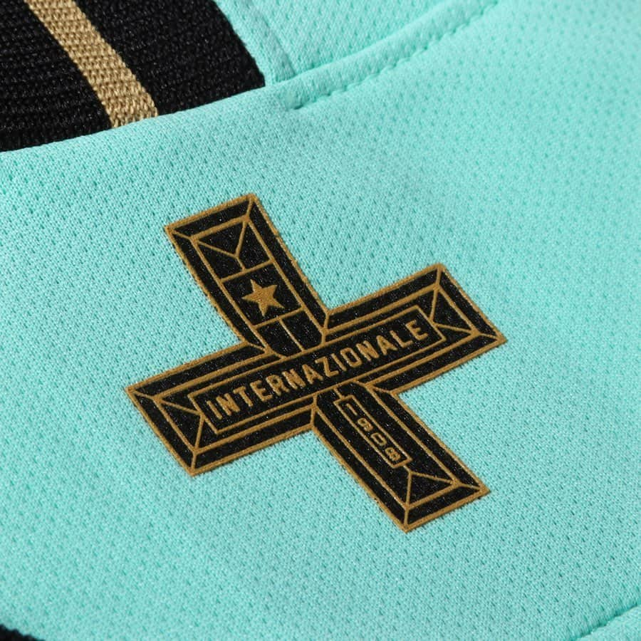 インテルナツィオナーレ・ミラノさんのインスタグラム写真 - (インテルナツィオナーレ・ミラノInstagram)「NEW AWAY KIT DETAILS 🔍👕🆕 Scroll through the photos to see them all! #Inter #ForzaInter #Nike #NikeFootball #Jersey #Kit #Football」6月30日 17時14分 - inter