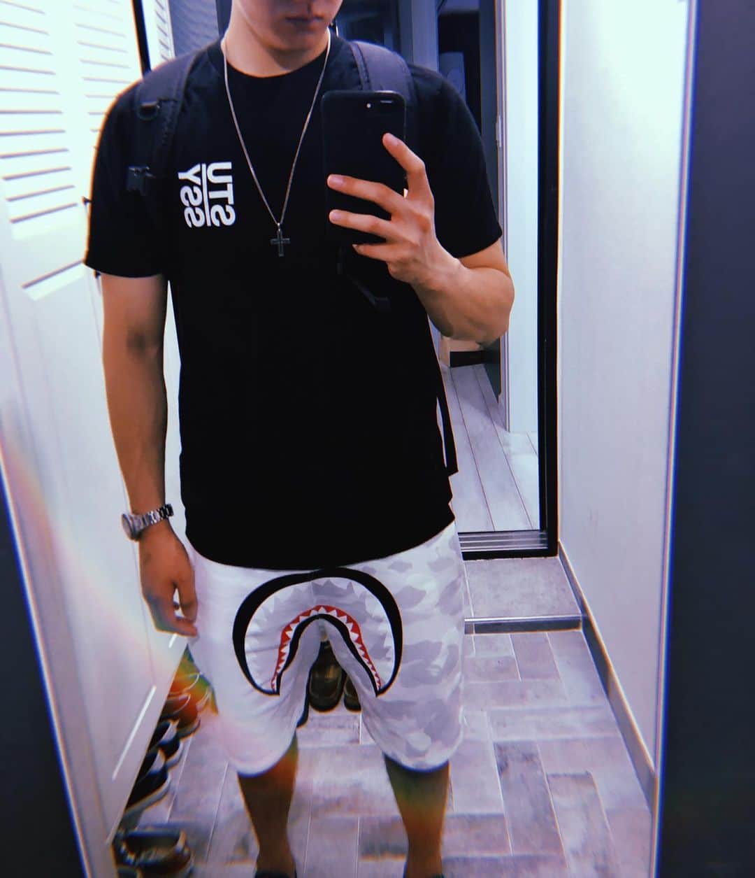 プニエル のインスタグラム：「Lights on or lights off? Doesn’t matter! My pants glow in the dark!! 불 켜져있든 꺼져있든...상관 없어! 내 바지 야광이야!」