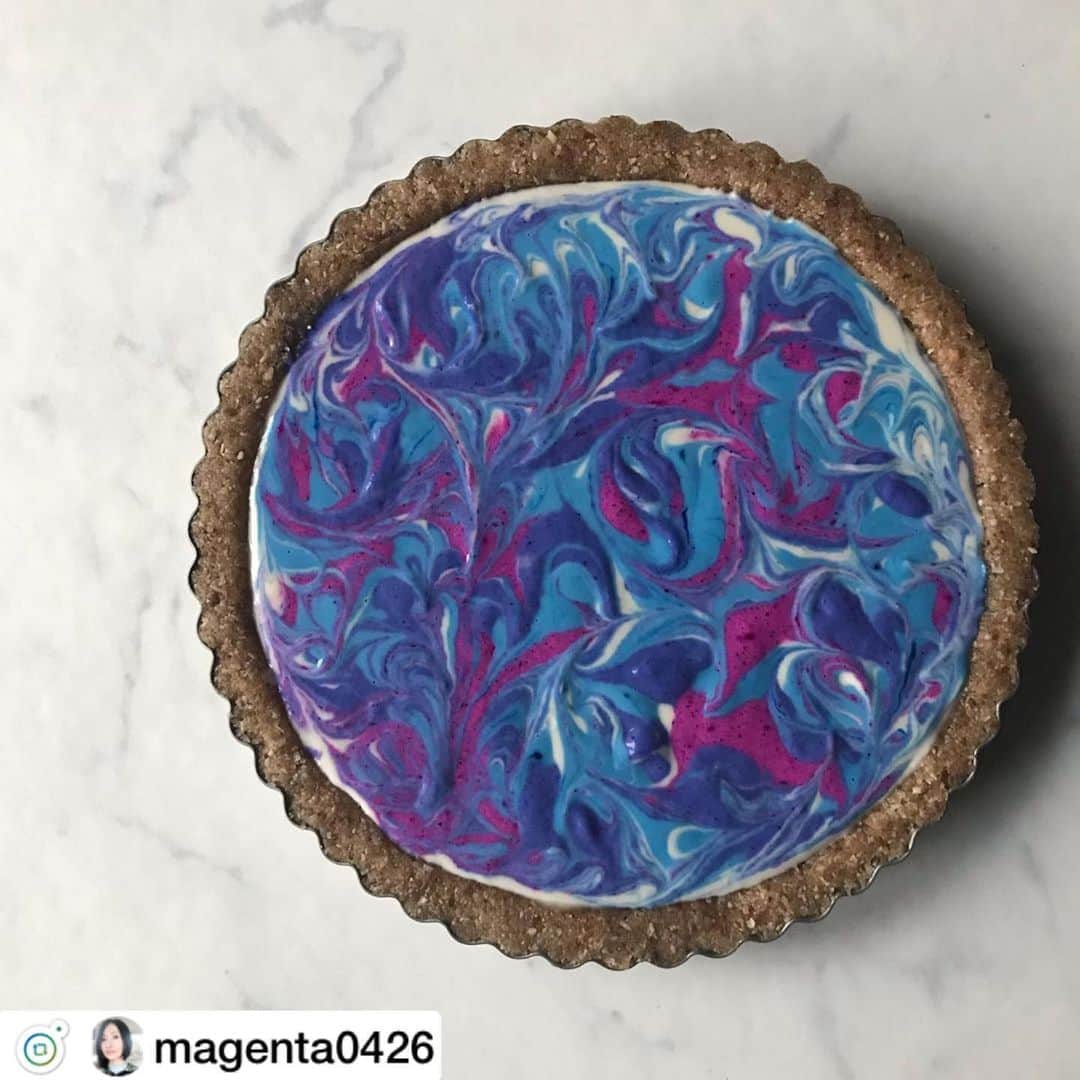 スピルリナのDICライフテック株式会社さんのインスタグラム写真 - (スピルリナのDICライフテック株式会社Instagram)「@magenta0426 さま、リポストです😊✨ . . 植物の色で作られたマーブルのローチーズケーキ、目がパッと開くほどの鮮やかさが美しいですね💙💕💜 . . じっーと見ていると心がすぅーと癒されてくる色合いですね😌🍵💙✨ . . ステキな作品に植物スピルリナ生まれの青色素、リナブルーをご活用いただき、いつも感謝しています😊💙🙏✨💙 . #マーブルケーキ #ロースイーツ  #linablue #spirulina #rawsweets #raw . ↓ . . 💙 💜∞Raw vegan citrus cheese cake∞💜💙 鮮やかなマーブル模様 水色と紫は #リナブルー を使用✨  凍らせる前の方が鮮やかな色でした😅🎨(2枚目参照)  #幸せのサムシングリナブルー  #dicスピルリナ @dic_spirulina  何かを作って投稿するキャンペーン等には参加した事がないので初参加してみました😉💕 #ローケーキ#スピルリナ#スーパーフード#カラフル#6月#色#ヴィーガンフード#グルテンフリー #乳製品不使用#植物性#古河市#チーズケーキ#colorful#foodie#rawcake#blue#june#plantbased#veganfood#glutenfree」6月30日 17時36分 - dic_spirulina