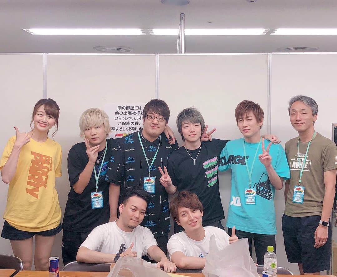 うゅりるのインスタグラム：「ワールドホビーフェア来てくださった方々ありがとうございました💙 すごい楽しかった(*ˊ˘ˋ*)｡♪:*° 全員と交流出来なくてほんまに申し訳ないです😢 またイベントあれば来てくれると嬉しいですっ！！ #Fortnite #フォートナイト #どこ向いてんだ」