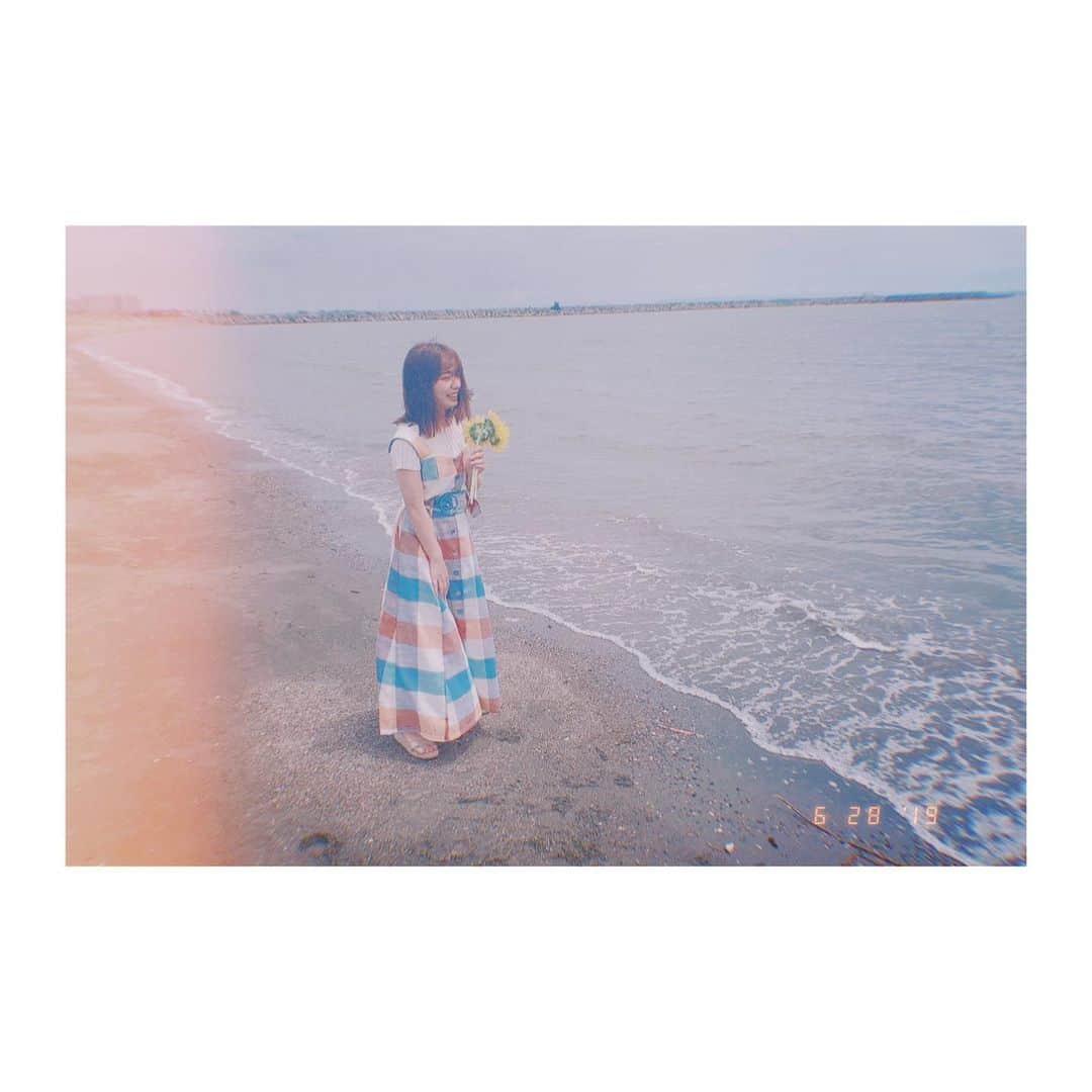 前田美里のインスタグラム：「はよ夏よこい。  #film #film_jp #ファインダー越しの私の世界 #写真好きな人と繋がりたい #photo #海 #夏 #🌻 #レトロ #redyazel #カメラ女子 #japanesegirl #picture #followme #instagood #写真で伝えたい私の世界」