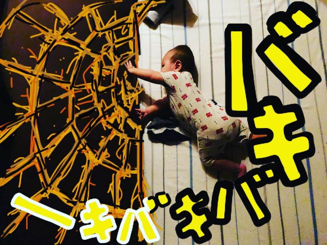 岡田義徳さんのインスタグラム写真 - (岡田義徳Instagram)「我が子の寝相アートVo.8 バキバキバキバキ ちょっと、アニメというか漫画風に。まだ携帯に指で描いてるというアナログ。。。 #岡田義徳  #寝相アート #baby #赤ちゃん #babyart #アニメ #漫画」6月30日 17時41分 - yoshinori_okada_44