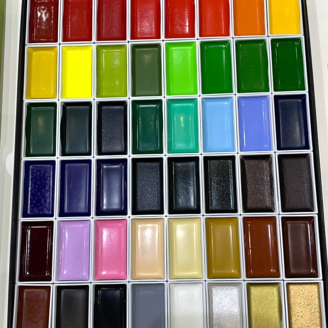 Kuretakeさんのインスタグラム写真 - (KuretakeInstagram)「呉竹 顔彩 48 colors set coming soon! new 12 colors. 48色セット近日発売！ 耽美でモザイクアート❤︎ in ISOT2019. #顔彩耽美 #gansaitambi #gansaitambistarrycolors #gansaitambipearlcolors #gansaitambigemcolors  #呉竹 #絵てがみ #watercolor #mosaic #mosaicart #ISOT #ISOT2019」6月30日 8時59分 - kuretakejapan