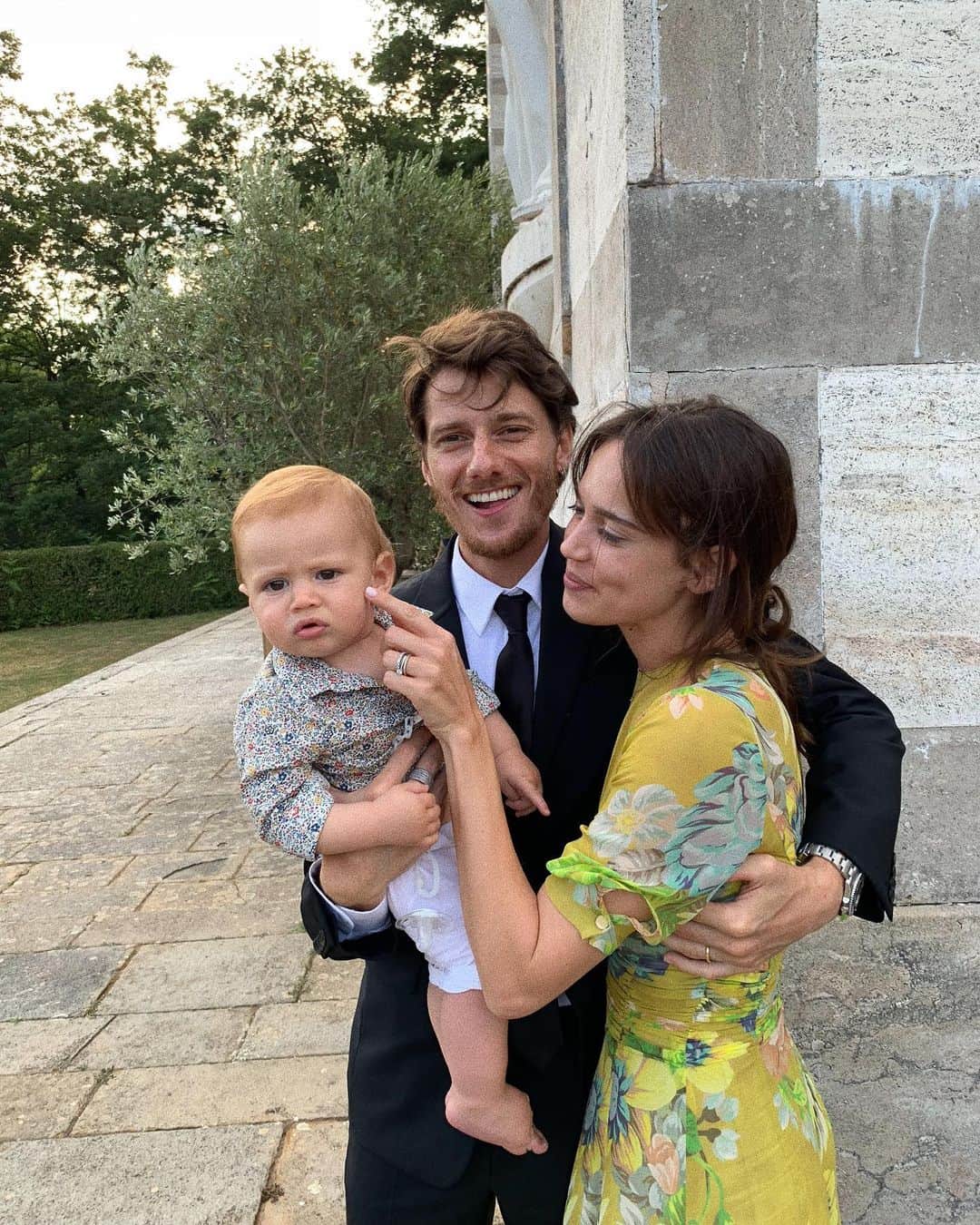 のインスタグラム：「All smiles for @gipsizen e @piermanes, that today said yes to a lifetime together. Congratulations To the Manes ! #thefollettos」