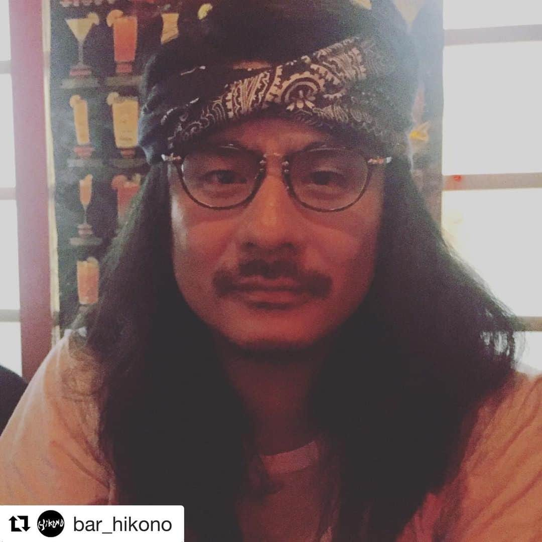 柏木作夢さんのインスタグラム写真 - (柏木作夢Instagram)「これまた七変化。  #Repost @bar_hikono ・・・ @samukashiwagi  大巨匠が来店して下さいました！！ 気が向くと祖師谷の街角で漫画の読み聞かせをしたりしているそうです😂  #hikono #bar #setagaya #tokyo #beer #wine #champagne #anime #l4l #f4f #作夢の酒場放浪紀 #photooftheday #tbt #memories #me #instapic #goodtimes #fever #instamood  #instagood #世田谷 #東京 #夜遊び」6月30日 9時01分 - samukashiwagi