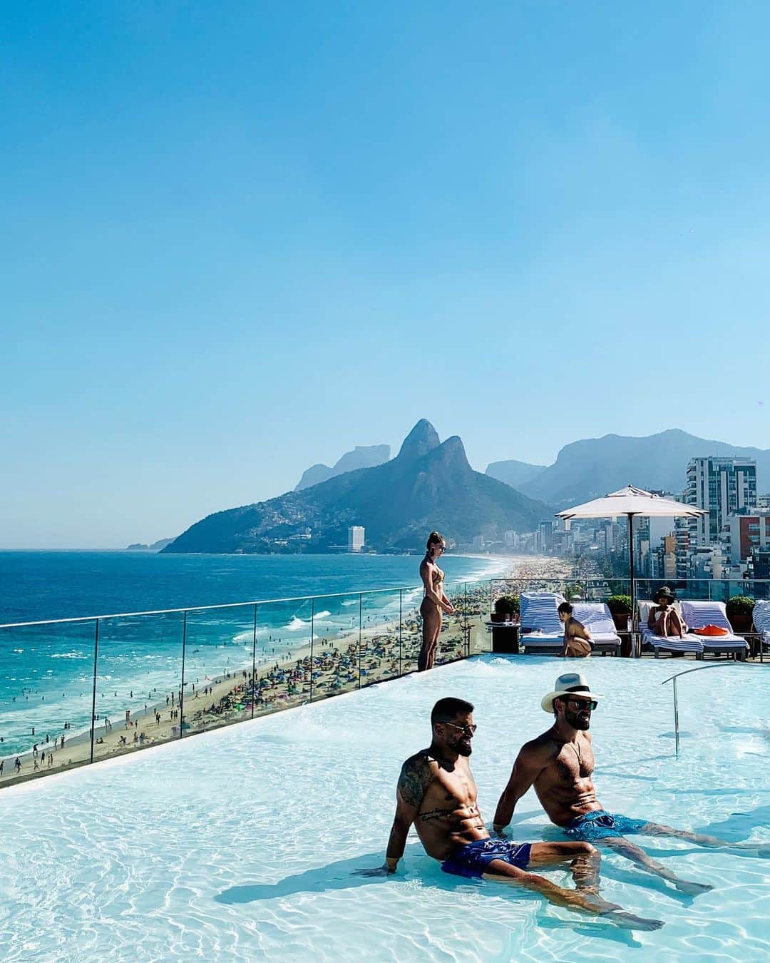 トマス・リンコンさんのインスタグラム写真 - (トマス・リンコンInstagram)「Rock in Rio 🎸 #vacationsmood ☀️🌴」6月30日 9時13分 - tomasrincon8