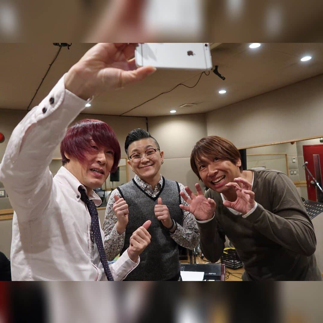 イツカノオトさんのインスタグラム写真 - (イツカノオトInstagram)「今日も賑やかにいきますよ〜♪ @hds164 @kab_kairakudo @susumu_nishikawa_5 @itsukanooto #西川進 #KAB. #コバヤシヒロシ #ツインボーカル #ボーカル シンガー #シンガーソングライター #ギタリスト #ギター #シェアワセ #happy #smile #love #loveu #sherethelove #singer #singersongwriter #twinvocal #vocal #guitarist #guitar #バンド」6月30日 9時26分 - itsukanooto