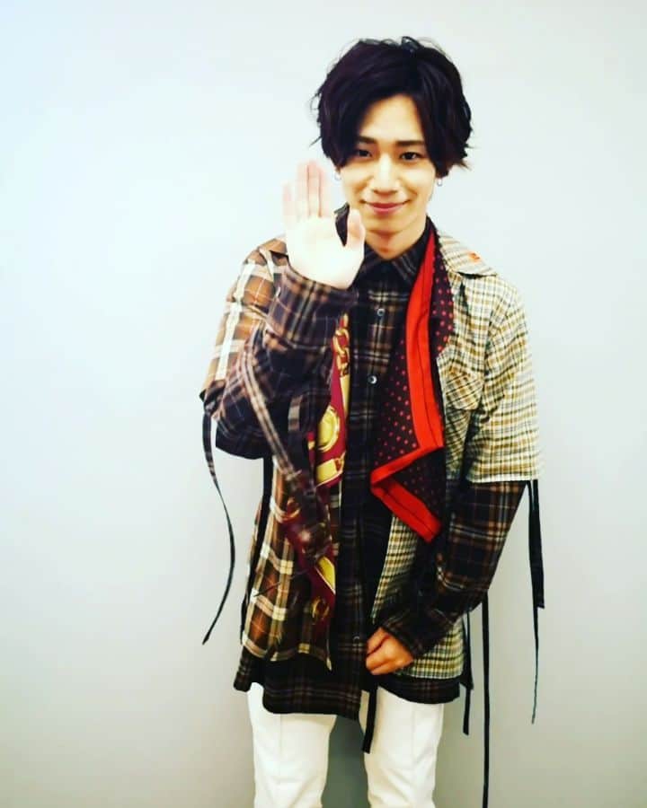 M-ON! MUSIC｜エムオンミュージックのインスタグラム：「﻿ ＼#あっちむいてホイ／﻿﻿﻿ ﻿﻿﻿ #FlowBack(@flowback_insta)の﻿﻿﻿ #好きバナ ～好きなこと 好きなだけ～﻿﻿ を公開！﻿﻿﻿ ﻿﻿﻿ 第4弾は﻿﻿﻿ #TATSUKI(@flowback_tatsuki )が﻿﻿﻿ #カメラ について語ります。﻿﻿﻿ ﻿﻿﻿ #笑い声はREIJI﻿ #手探りのシメ﻿ ﻿﻿ 【#好きバナ 公開日時】﻿﻿﻿ 6/26（水）17:00 MARK﻿﻿﻿ 6/27（木）17:00 REIJI﻿﻿﻿ 6/28（金）17:00 JUDAI﻿﻿﻿ 6/29（土）17:00 TATSUKI﻿﻿﻿ 6/30（日）17:00 MASAHARU」