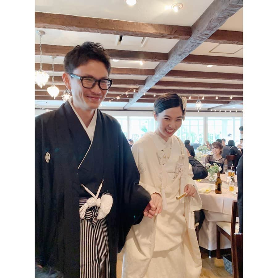 川島幸恵さんのインスタグラム写真 - (川島幸恵Instagram)「Happy Wedding💑✨﻿ ﻿ 前職の後輩、後藤くんの結婚式💒﻿ ﻿ 2年前に実家の広島に帰り、かわいいかわいいお嫁さんをもらって幸せいっぱいになった姿を見て、とっても嬉しかったし、ここ10年くらいは色々あったね〜💭と思い出しながら、なんだか感慨深かった☺️﻿ ﻿ 後藤くん、カッコよかったぞ🥳﻿ ﻿ みんなでお祝いに行けた事も嬉しかったな♡﻿ 今ではみんなそれぞれの仕事や生活をしているから、こうやって集まれたのもまた楽しかった♩﻿ ﻿ ありがとうとおめでとう🎉﻿ ﻿ #wedding #junebride #bridal #hiroshima #20190629﻿」6月30日 9時54分 - sachie118