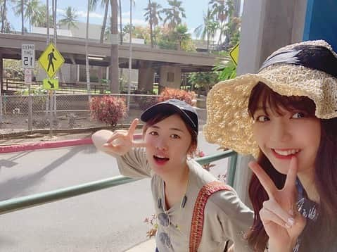 宮崎由加さんのインスタグラム写真 - (宮崎由加Instagram)「卒業旅行でハワイに来てます🏝💗 工藤遥さんと一緒にです🥰 . ゆっくりのんびりの心を取り戻しそう😏 . でも初ハワイだから色んな所にも行ってみたいんですよね〜。 たくさん写真撮る予定です。たのしみみみみ。 . #工藤遥  #宮崎由加  #ハワイ  #hawaii  #すでにたのしい」6月30日 9時54分 - yuka_miyazaki.official