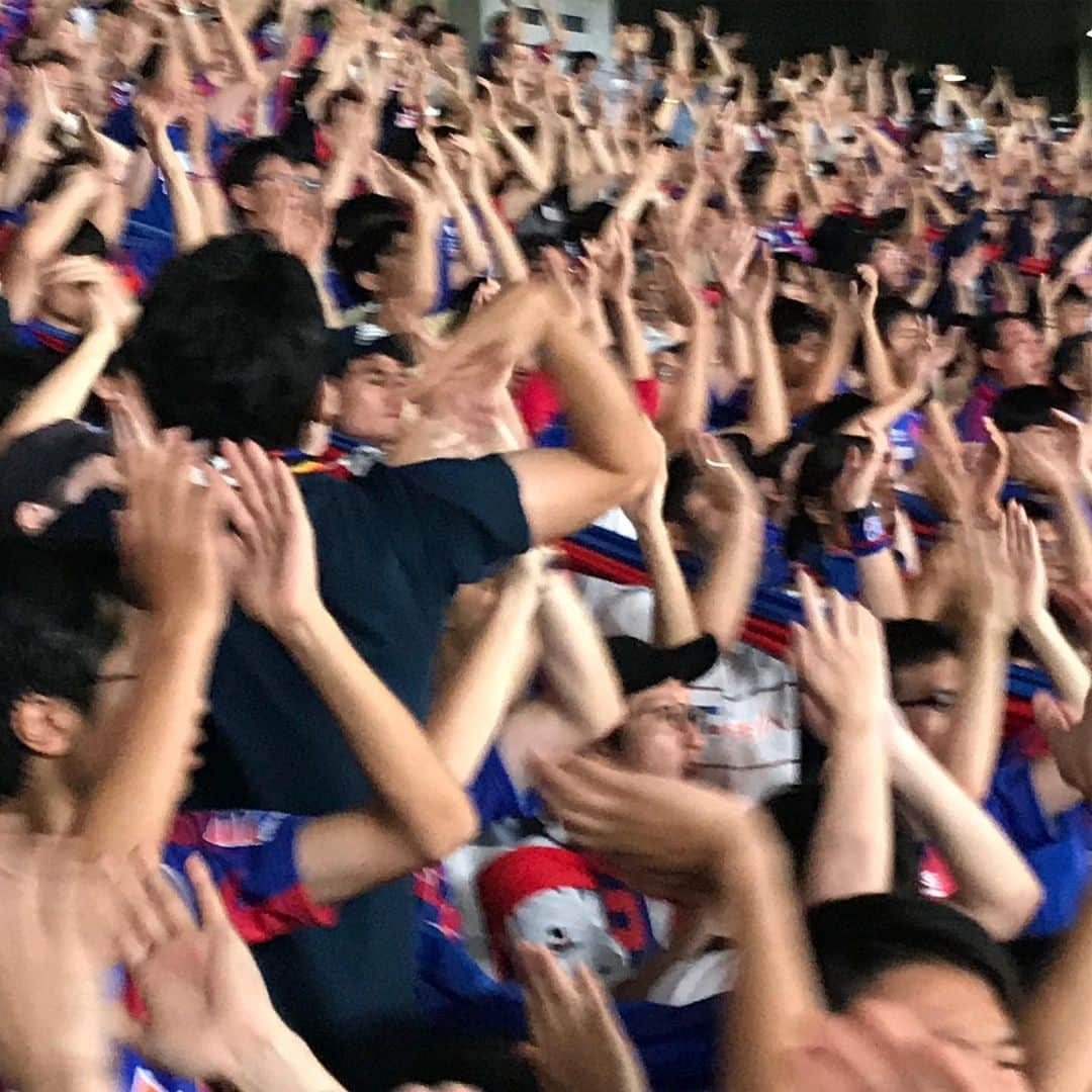 植田朝日さんのインスタグラム写真 - (植田朝日Instagram)「🔵🔴﻿ ﻿ 首位攻防戦に勝利‼️‼️‼️﻿ ﻿ 良い雰囲気だったね！w﻿ ﻿ 大勝でタケフサを送り出せたし最の高でしょ‼️﻿ ﻿ そして、インパクトを残したのがゴーの馬鹿っぷりとサンホのジャンピングシャー。苦笑﻿ ﻿ 最後に俺が見たいのはタケフサの胴上げよりケンタさんの胴上げってこと。笑﻿ ﻿ バモ トーキョー﻿ ﻿ #tokyo12」6月30日 10時26分 - asahiman