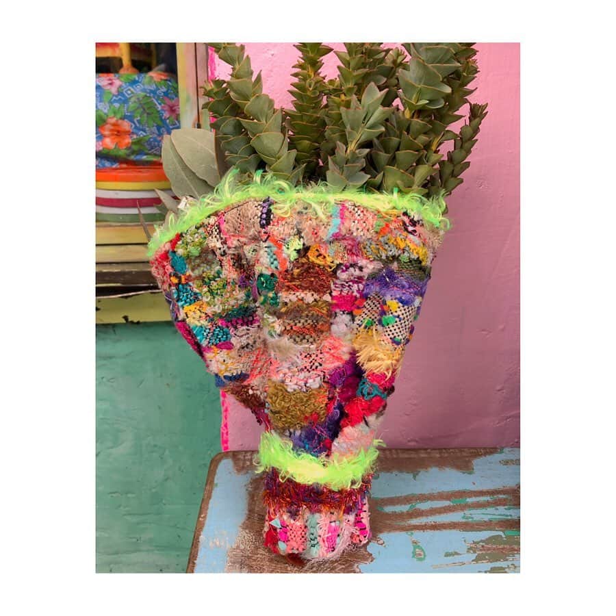 森千波さんのインスタグラム写真 - (森千波Instagram)「#bigthanks 💐 . . . . . #iloilo#1000weave#weaving#yarn#handmade#colorful#knit#wool#gift#cotton#color#花束#お疲れ様でした#💐」6月30日 10時20分 - 1000wave