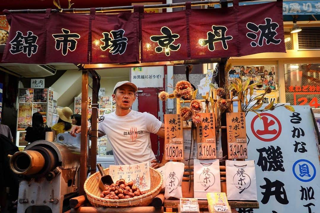 リー・シェンロンさんのインスタグラム写真 - (リー・シェンロンInstagram)「Had some time yesterday evening after #G20Japan so went #jalanjalan at Dotonbori, the famed entertainment and food haven of Osaka. It’s a bustling area of kaleidoscopic neon lights, extravagant 3D signs, and delicious food at every turn. Also bumped into many Singaporeans on holiday. – LHL (Photos by me; except [5] MCI Photo by Chwee)」6月30日 10時35分 - leehsienloong