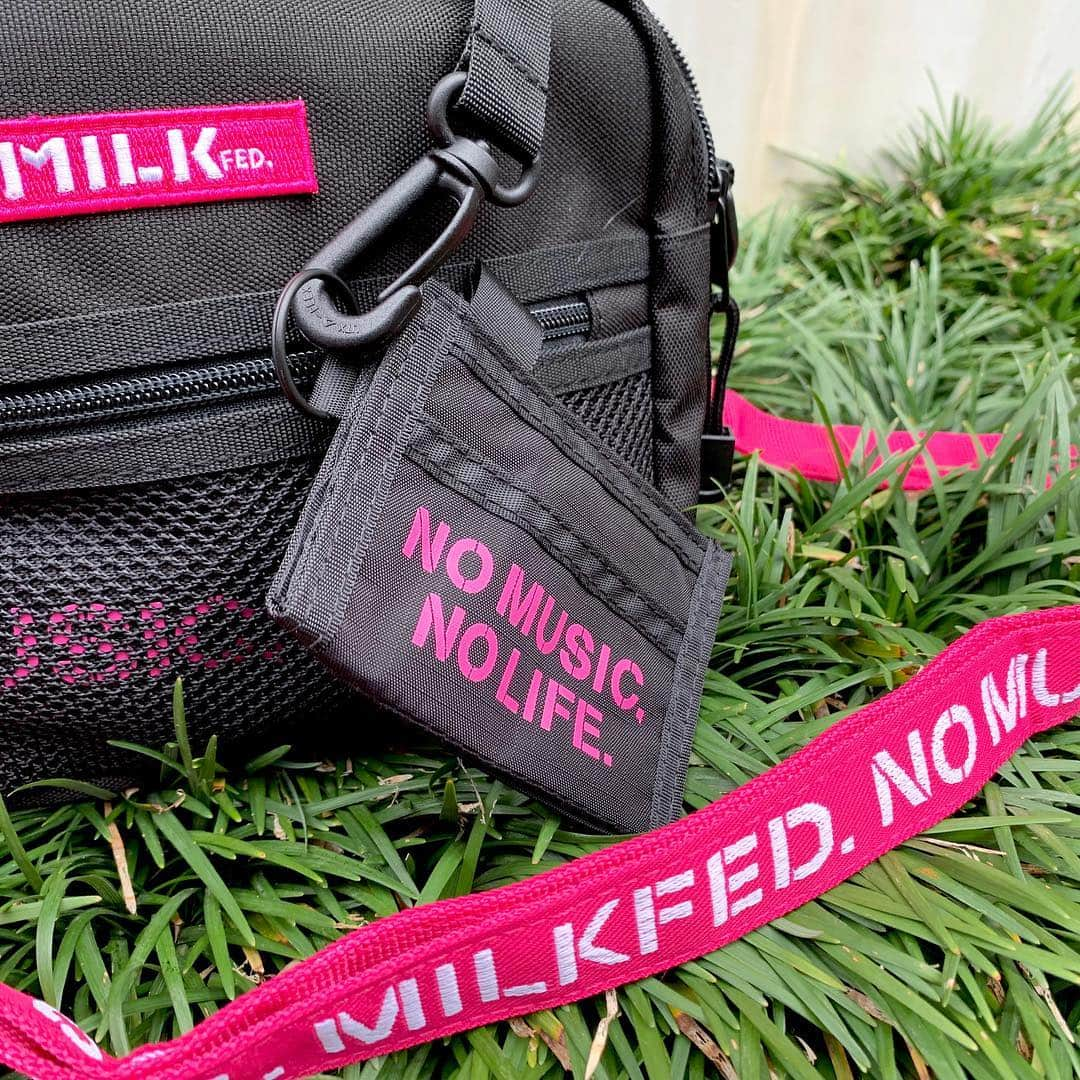 MILKFED.さんのインスタグラム写真 - (MILKFED.Instagram)「🎵MILKFED.×タワーレコード🎵﻿ ﻿ →→スワイプ→→﻿ ﻿ ﻿ 2019SUMMERコラボグッズ 7/4 (木)発売!!﻿ ﻿ ﻿ フェスやアウトドア﻿ イベントにもオススメの﻿ 大人気のショルダーバッグに﻿ 「NO MUSIC, NO LIFE.」と﻿ MILKFED.のロゴが存在感たっぷり！﻿ さらにロゴのショルダーストラップと﻿ 黒無地のショルダーストラップがついて﻿ コーデに合わせて付け替え可能♡﻿ ﻿ MILKFED. × TOWER RECORDS 2019 SUMMER ﻿ SHOULDER MESH BAG ￥5,500+TAX﻿ ﻿ SUMMER MINI WALLET ￥2,500+TAX﻿ ﻿ ミニウォレットとお揃いがオススメ♡﻿ ﻿ ﻿ 7/4(木)の発売に先駆けて﻿ タワーレコード主要9店舗、﻿ タワーレコードオンラインストアにて﻿ 先行予約受付中！﻿ ﻿ ﻿ ﻿ #milkfed #milkfedjp﻿﻿﻿ #ミルクフェド ﻿﻿ #casualstyle ﻿﻿﻿﻿﻿﻿﻿﻿#bag﻿ #ガーリーストリート﻿﻿﻿﻿﻿﻿ ﻿﻿﻿#タワーレコード  #towerrecords ﻿」6月30日 10時31分 - milkfedjp