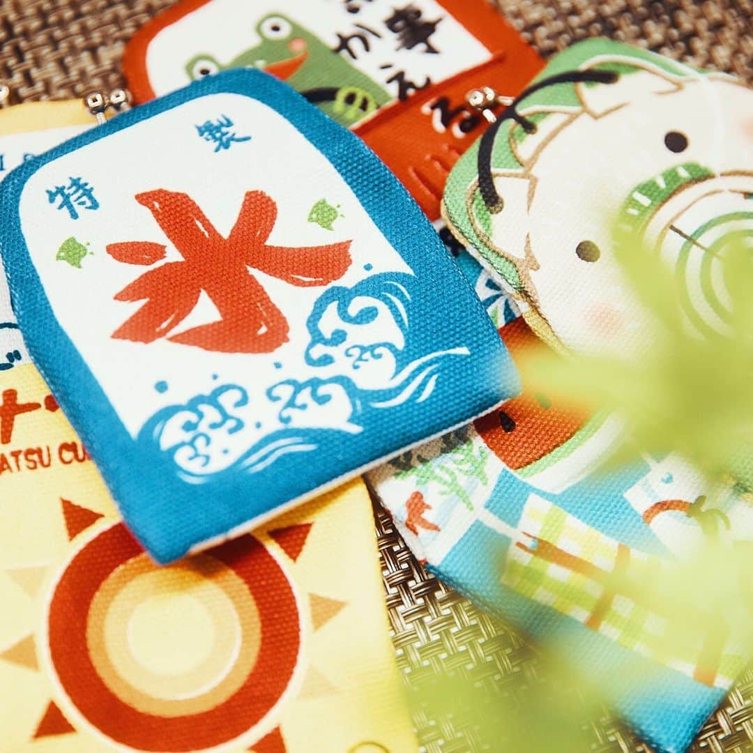 PARCO_ya上野さんのインスタグラム写真 - (PARCO_ya上野Instagram)「日本の夏らしい柄を裏表で楽しんで頂けるデザインの「がまポチ袋」﻿ ﻿ カードや小銭入れとしてもお使い頂けるので、ちょっとしたプレゼントにも最適です。﻿ ﻿ ■パンダを探そう🐼﻿﻿ どこかにパンダが隠れています。﻿ 見つけたらコメントしてみてくださいね！﻿ ﻿ <shop information>﻿﻿ がま口・雑貨﻿﻿ 4F：AYANOKOJI（アヤノコウジ）﻿ TEL : 03-6284-2786﻿﻿ ﻿ @ayanokoji.uen.tokyo﻿﻿ #PARCO_ya #parcoya #パルコヤ #パルコヤ上野 #上野 #ueno #ayanokoji #あやの小路 #アヤノコウジ #がま口専門店 #がま口 #京都 #御徒町 #手作り #ハンドメイド #手工 #口金包  #がま口財布 #ポチ袋 #がまポチ袋 #プレゼント #ギフト #雑貨 #日本の夏 #2019年夏 #パンダ #シャンシャン #香香 #熊猫 #panda」6月30日 11時01分 - parco_ya_ueno