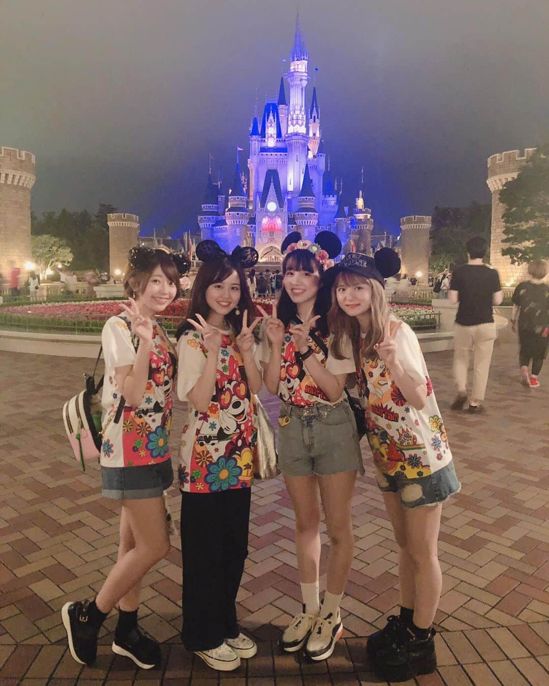 高橋花林のインスタグラム：「この間、ゆうゆう、なっちゃん、わっちゃんとディズニーランド行ってきたよ🏰 最高に幸せだったよ〜！」