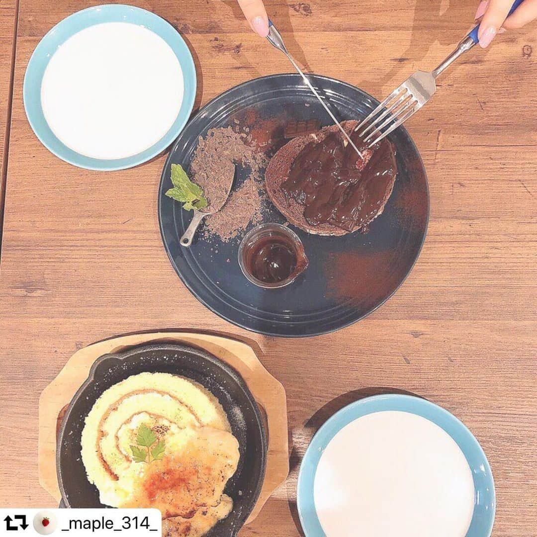 関西LIFE－homelife－さんのインスタグラム写真 - (関西LIFE－homelife－Instagram)「【大阪府・大阪市】 #homelife_大阪 では大阪のいいところを紹介していきます。みなさんの大好きな大阪を教えてください。 . . ロールケーキ専門店の【UZU(ウズ)】を紹介してくれたのは、 @_maple_314_ さん。 自分の好きな生地・クリーム・フルーツを選んで注文を受けてから巻く【オーダーロールケーキ】が人気のロールケーキ専門店です。さらに明太子やマルゲリータなどのお食事ロールケーキもあるとか…？甘くないロールケーキ、とっても気になります！！ （photo by @_maple_314_ ） . #Repost ・・・ . . #UZU #ウズ #UZU中崎町 #ロールケーキ #ロールケーキ専門店 #専門店 #インスタ映え #スイーツ #大阪スイーツ #デザート #大阪カフェ #大阪グルメ #中崎町カフェ #中崎町スイーツ #女子会 #スイーツ女子 #スイーツ男子 #カフェ巡り #中崎町 #大阪旅行 #大阪観光 #大阪 #観光 #旅行 #japan #japantrip #japantrip2019 #osaka」6月30日 11時35分 - archihome_local