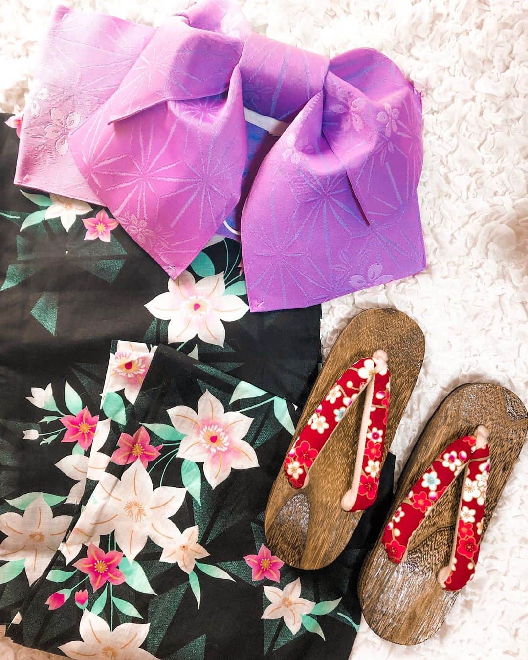 Gabrielaさんのインスタグラム写真 - (GabrielaInstagram)「そろそろ浴衣を着れる時期なので、 新しい浴衣ちゃんをゲットしましたー💕 今回は @kyoetsu_official のセット！  お手頃価格なのに、クオリティ💯😻 早く着たいなぁ... . . . . #kyoetsu #PR #yukata #kimono #fashion #ootd #japanesestyle #浴衣 #祭り #ファッション ＃コーデ #おしゃれ」6月30日 11時31分 - rkgabriela
