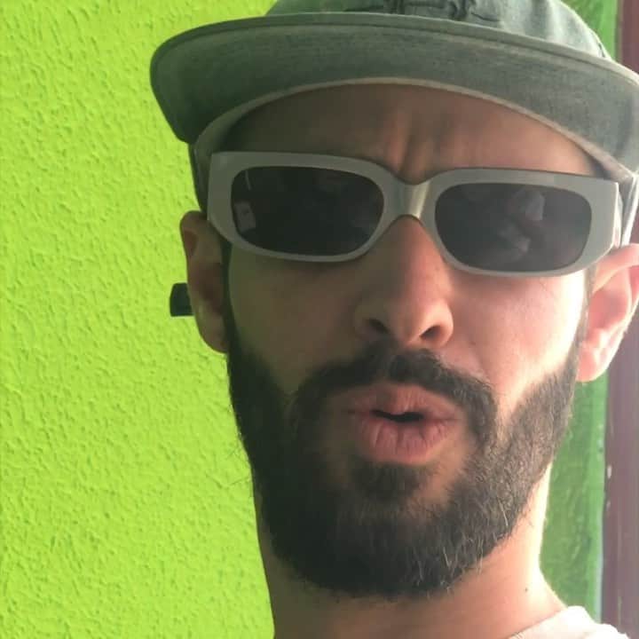 スラッシャーのインスタグラム：「🤪 Gringo Loco no Brasil @kevinbrotherbraun 🤪 📱: @luielliott」