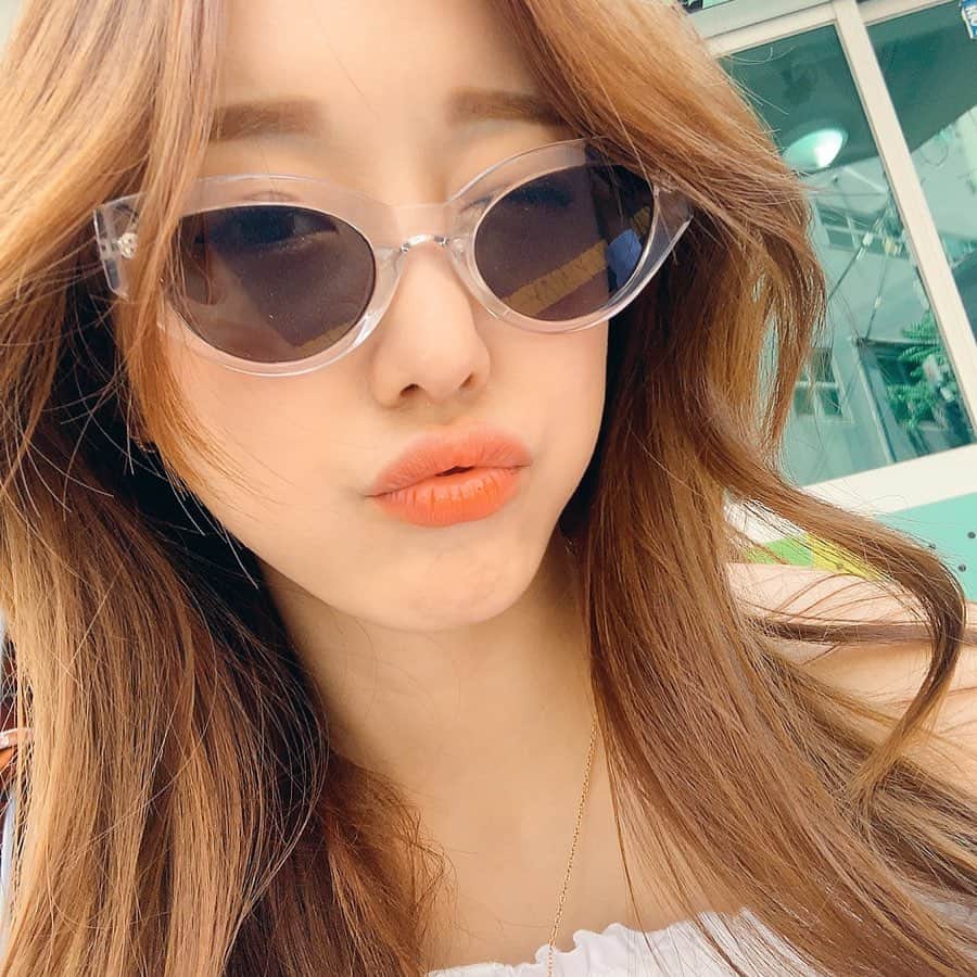 COCO さんのインスタグラム写真 - (COCO Instagram)「☀️☀️☀️ What do you think about these sunnies? 😎」6月30日 12時25分 - rilaccoco