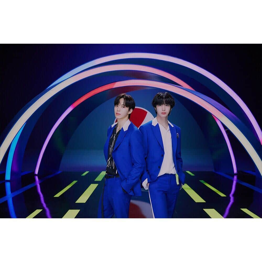 VIXXさんのインスタグラム写真 - (VIXXInstagram)「. [#PEPSIxSTARSHIP] . 2019 #PEPSI X #STARSHIP PROJECT #THE_LOVE_OF_SUMMER : THE PERFORMANCE #COOL_LOVE . #HONGBIN #VIXX #HYUNGWON #MONSTA_X Prod. #DRESS . #CONCEPT_PHOTO . #빅스 #홍빈 #몬스타엑스 #형원 #JELLYFISH #HIGHLINE」6月30日 18時00分 - vixx_stargram