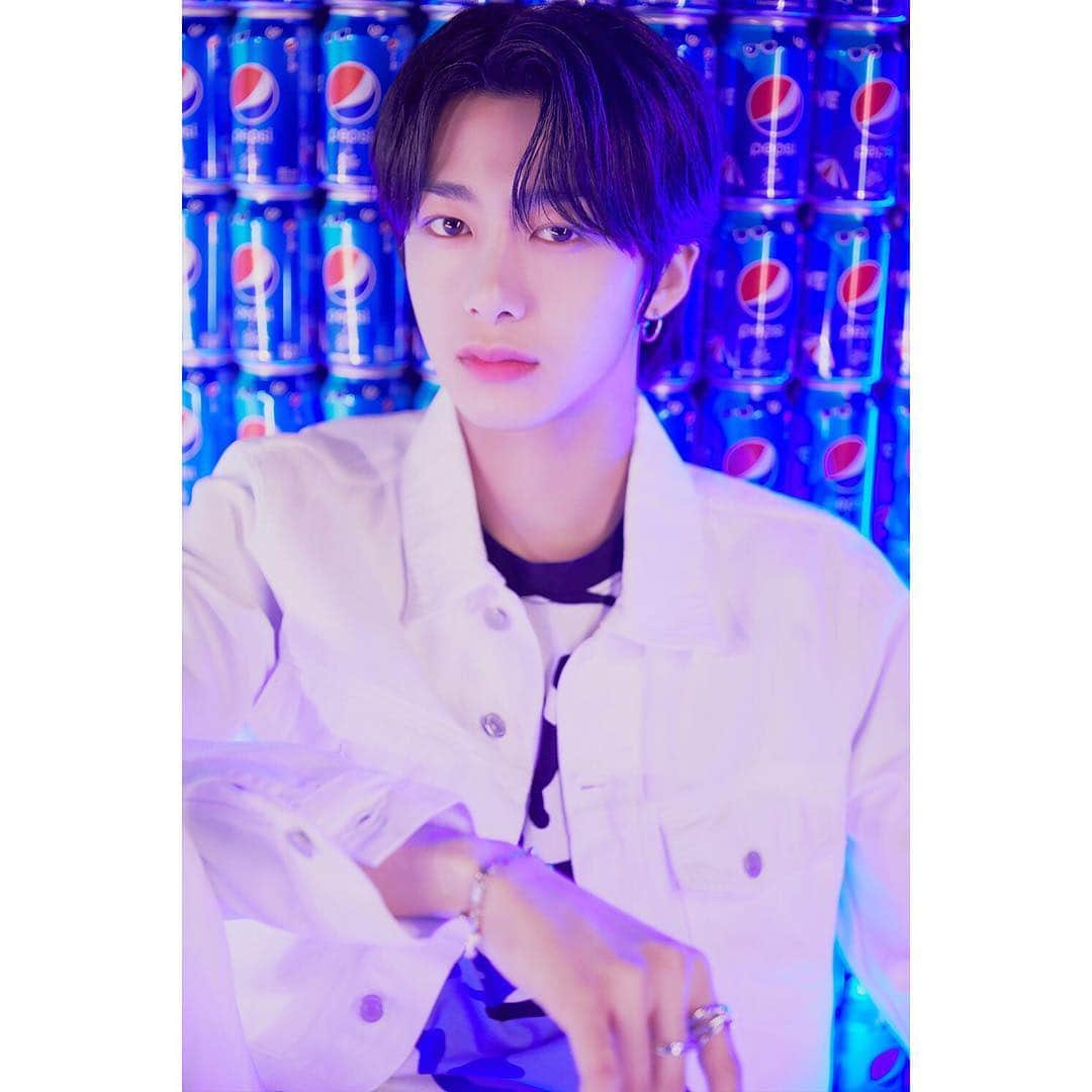 VIXXさんのインスタグラム写真 - (VIXXInstagram)「. [#PEPSIxSTARSHIP] . 2019 #PEPSI X #STARSHIP PROJECT #THE_LOVE_OF_SUMMER : THE PERFORMANCE #COOL_LOVE . #HONGBIN #VIXX #HYUNGWON #MONSTA_X Prod. #DRESS . #CONCEPT_PHOTO . #빅스 #홍빈 #몬스타엑스 #형원 #JELLYFISH #HIGHLINE」6月30日 18時00分 - vixx_stargram