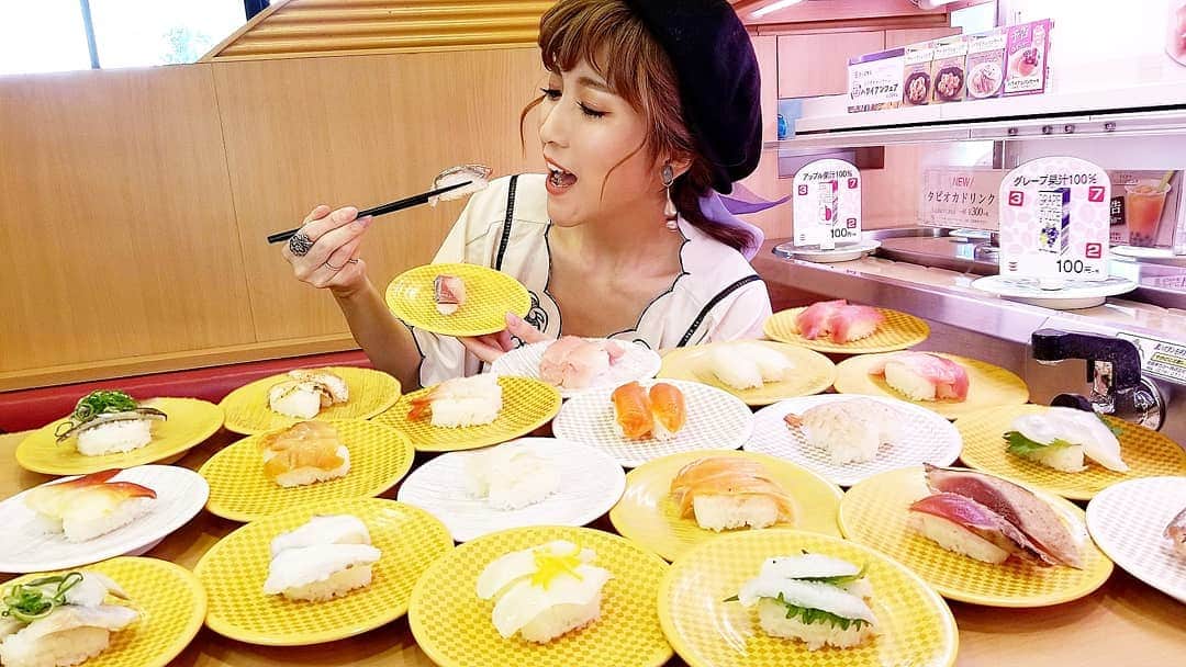 石関友梨のインスタグラム：「YouTube！かっぱ寿司食べ放題☆ #プロフィールからYouTube飛べます  #かっぱ寿司 #大食い #お寿司 #YouTuber」