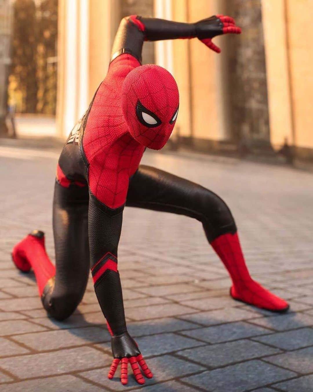 HYPEBEASTさんのインスタグラム写真 - (HYPEBEASTInstagram)「#hypeAF: As we near the release of @spidermanmovie, @hottoyscollectibles has unveiled a 1/6th rendition of the friendly neighbourhood Spider-Man in his new flagship suit with movie-accurate details. Standing 28.5 cm tall and equipped with 30 points of articulation, the premium collectible figurine features his latest superhero colors, swapping out his classic blue for a stealthier black. It’s set to release at the end of 2020 or early 2021, stay tuned for the exact date.  Photo: Hot Toys」6月30日 12時42分 - hypebeast