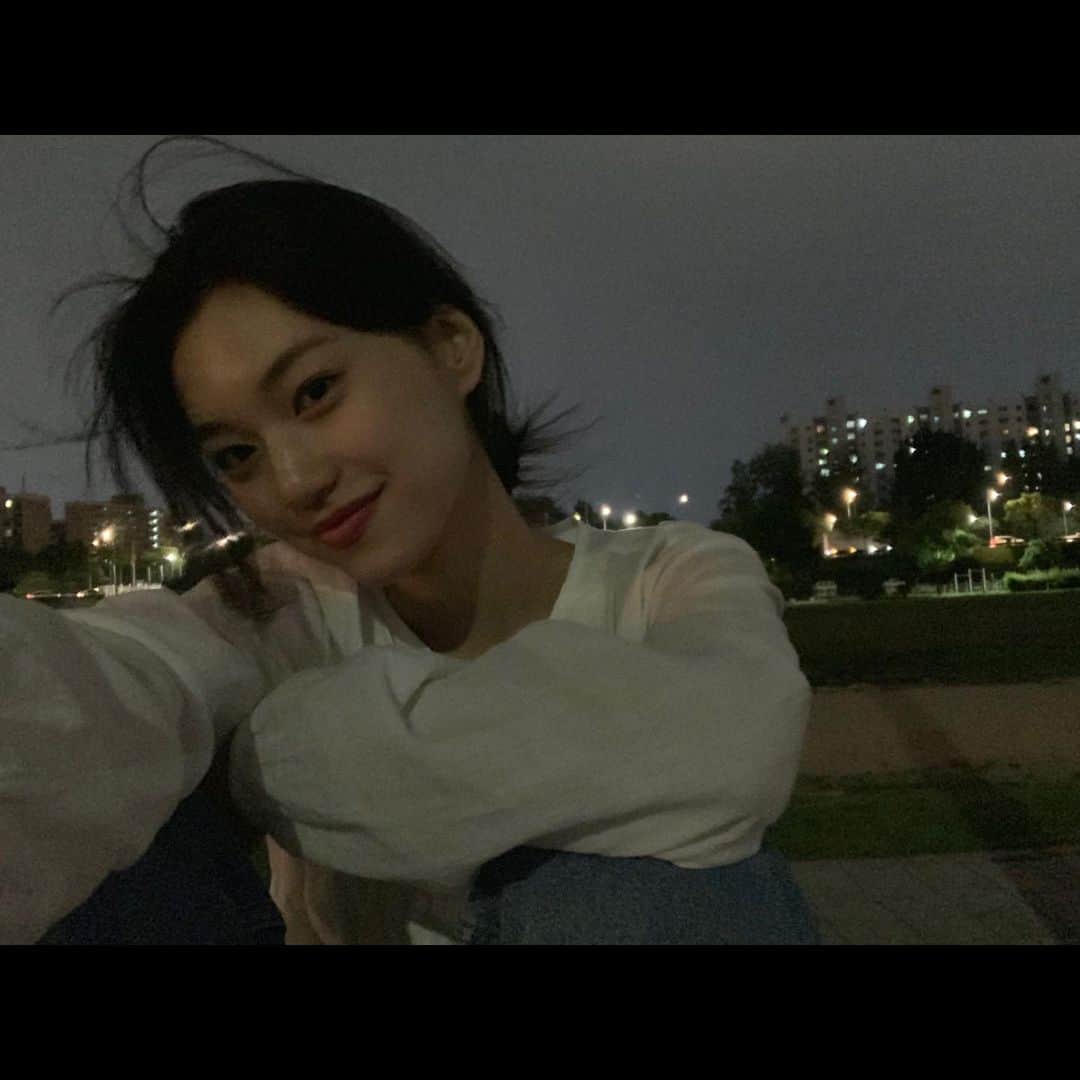 Weki Mekiのインスタグラム：「carefree life🍃」