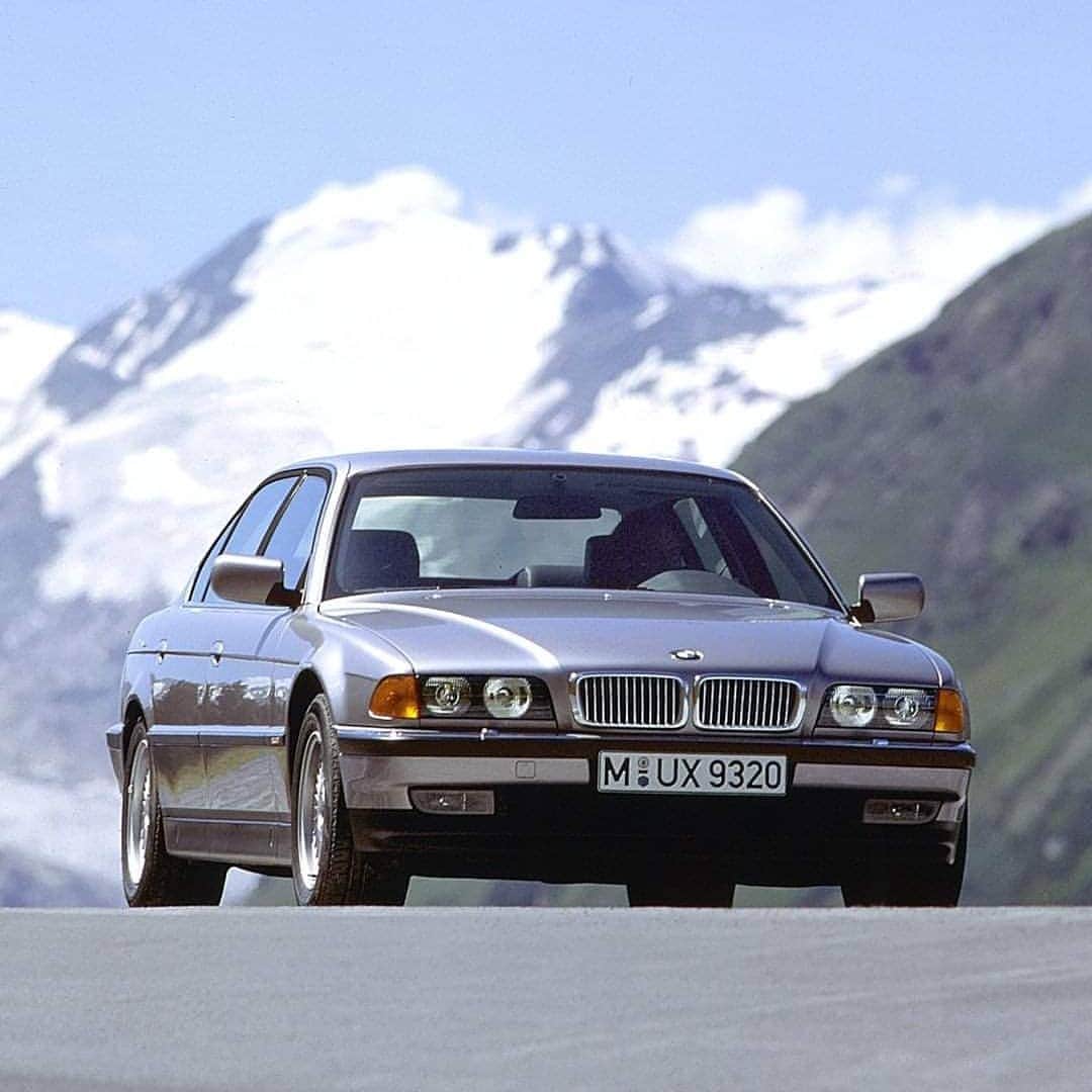BMW Thailandさんのインスタグラム写真 - (BMW ThailandInstagram)「ถ้าพูดถึง BMW 7 Series (E38) คุณนึกถึงรถรุ่นนี้ในภาพยนตร์เรื่องไหนกันบ้าง?  A true legend of the Autobahn  #BMW #BMWTH #BMWTHClassic #BMW7Series #750iL #E38」6月30日 13時09分 - bmwthailand