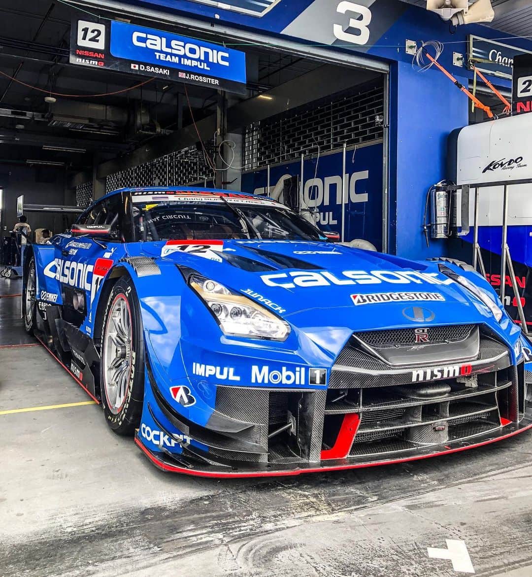 ジェームズ・ロシターのインスタグラム：「Ready to take Godzilla to war 🔥 @nismo」