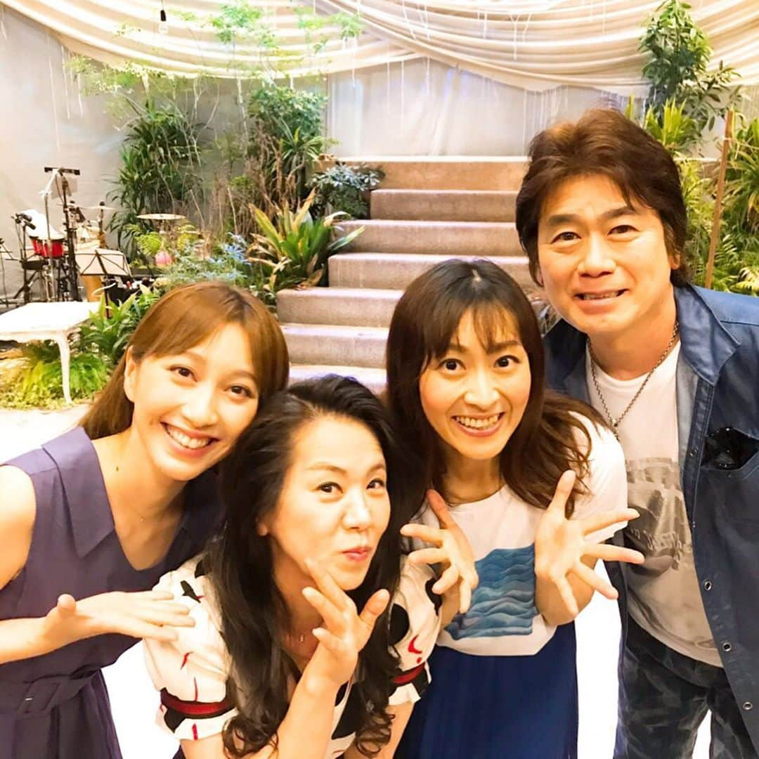 はいだしょうこさんのインスタグラム写真 - (はいだしょうこInstagram)「きよちゃん☺️💕 NHK「おかあさんといっしょ」の 現役時代から先輩であり、 同士でもあり、 親友でもある、大切な人😊✨ 当時は、 デ・ポン！という、人気コーナーを 担当されていた、きよこお姉さん✨  弘道さんときよこさんが、残っている中、私たち歌の兄姉だけポンと新しく入ったので、本当に支えてもらっていました☺️✨ その、 「きよこさん」出演の舞台「人魚姫」を観劇してきました☺️✨ きよちゃん、素敵でした✨ 物語の軸になり、役として、 生きて輝いていました☺️ きよちゃんの事を 知っているからこそ、 彼女の活躍が嬉しく、 胸が熱くなりました。。。 いつも、謙虚で、優しく、 出しゃばらなくて、自然体で、 一生懸命で、頑張りすぎちゃう時もあるけど、それは、きよちゃんの 色々な事への優しい想いの強さだと思っています☺️💕 ちよー、 これからも、お互いにマイペースで歩いて行こうねー☺️✨ #おかあさんといっしょ #きよこ さん #デ・ポン！ のお姉さん  #会場には、 #速水けんたろう  さんも！ #一緒にパチリ #２枚目は、現役当時から、エプロンのお姉さんを（子供達、親御さん達のお世話係）して下さっている、みほさん☺️✨ #それから、写真とれなかったけど、 #つのだりょうこ さんも、けっさく さんもいらっしゃっていた！😊✨ #宝塚出身の #蓮城  まこと  さん #菜那  くらら さん  も出演 #宝塚時代かぶってなかったけど、 私のこと知ってくれていて、よかった☺️✨ #雨だけどー、ニコニコ過ごすぞぉー！！😊✨」6月30日 13時55分 - haida_shoko