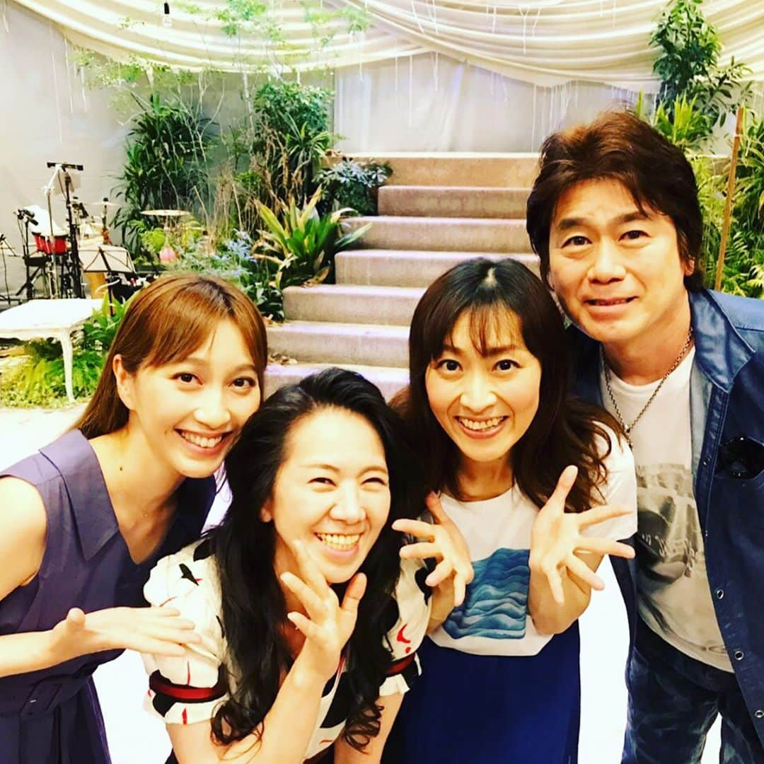 はいだしょうこさんのインスタグラム写真 - (はいだしょうこInstagram)「きよちゃん☺️💕 NHK「おかあさんといっしょ」の 現役時代から先輩であり、 同士でもあり、 親友でもある、大切な人😊✨ 当時は、 デ・ポン！という、人気コーナーを 担当されていた、きよこお姉さん✨  弘道さんときよこさんが、残っている中、私たち歌の兄姉だけポンと新しく入ったので、本当に支えてもらっていました☺️✨ その、 「きよこさん」出演の舞台「人魚姫」を観劇してきました☺️✨ きよちゃん、素敵でした✨ 物語の軸になり、役として、 生きて輝いていました☺️ きよちゃんの事を 知っているからこそ、 彼女の活躍が嬉しく、 胸が熱くなりました。。。 いつも、謙虚で、優しく、 出しゃばらなくて、自然体で、 一生懸命で、頑張りすぎちゃう時もあるけど、それは、きよちゃんの 色々な事への優しい想いの強さだと思っています☺️💕 ちよー、 これからも、お互いにマイペースで歩いて行こうねー☺️✨ #おかあさんといっしょ #きよこ さん #デ・ポン！ のお姉さん  #会場には、 #速水けんたろう  さんも！ #一緒にパチリ #２枚目は、現役当時から、エプロンのお姉さんを（子供達、親御さん達のお世話係）して下さっている、みほさん☺️✨ #それから、写真とれなかったけど、 #つのだりょうこ さんも、けっさく さんもいらっしゃっていた！😊✨ #宝塚出身の #蓮城  まこと  さん #菜那  くらら さん  も出演 #宝塚時代かぶってなかったけど、 私のこと知ってくれていて、よかった☺️✨ #雨だけどー、ニコニコ過ごすぞぉー！！😊✨」6月30日 13時55分 - haida_shoko