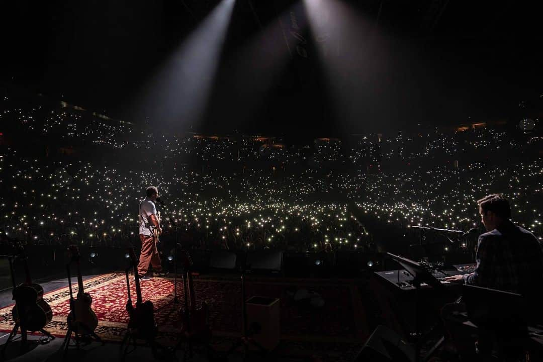 アダム・サンドラーさんのインスタグラム写真 - (アダム・サンドラーInstagram)「Great Florida night, Tampa Bay. Thanks for all the love. @amaliearena」6月30日 13時49分 - adamsandler