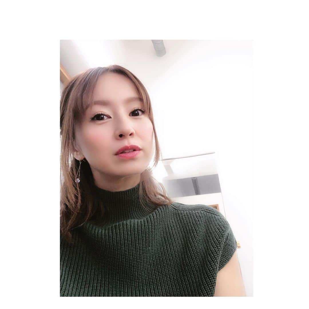 鈴木亜美さんのインスタグラム写真 - (鈴木亜美Instagram)「お仕事中〰👩🏻‍🍳 #マツエク #3D  #10ミリ  #300本👀 #メイクの時短💄 #大事⏰ #助かる #ママ頑張る」6月30日 14時03分 - amiamisuzuki