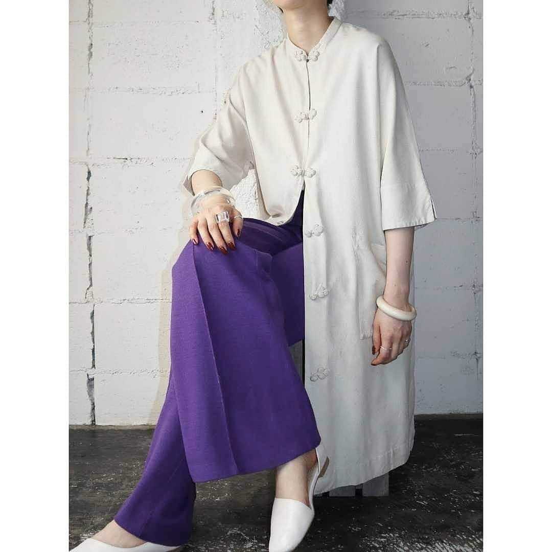 のインスタグラム：「China Long Jacket Style  #Orfeo #Kichijoji #Tokyo #vintage #used #fashion #coodinate #outfits #オルフェオ #吉祥寺 #東京 #古着 #古着屋 #ヴィンテージ #ユーズド #ファッション #コーディネート  掲載商品のお問い合わせはメールにて承っております。コメント、DMでのお問い合わせは受け付けておりませんのでご了承ください。」