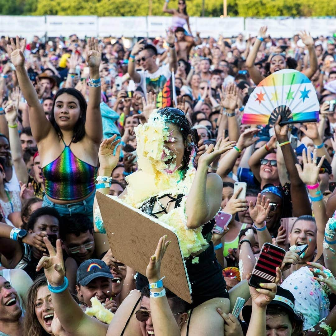 スティーヴ・アオキさんのインスタグラム写真 - (スティーヴ・アオキInstagram)「Wow!!! Chicago came thru and represented. Thank u 🥳🏳️‍🌈🥳 @prideintheparkchicago」6月30日 14時07分 - steveaoki