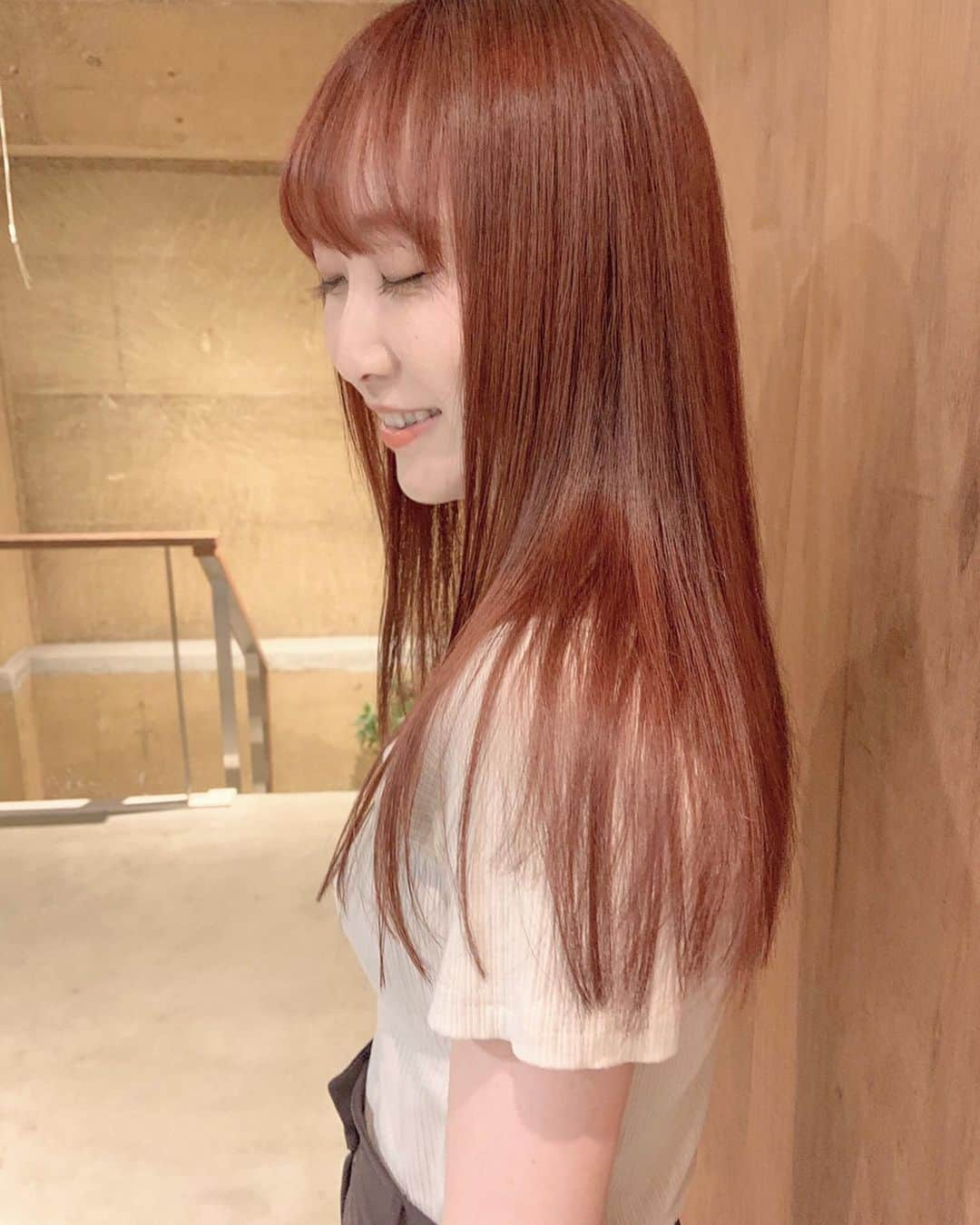 仁藤萌乃さんのインスタグラム写真 - (仁藤萌乃Instagram)「ヘアメンテナンス。﻿ 胸下まであった髪、10センチくらい切りました。﻿ ﻿ ゆうちゃん @le_tournesol10 ﻿ ありがとう♡♡♡ ﻿ ﻿ 顔についた髪取ってるところ間抜け、、笑」6月30日 14時19分 - moeno.n_official