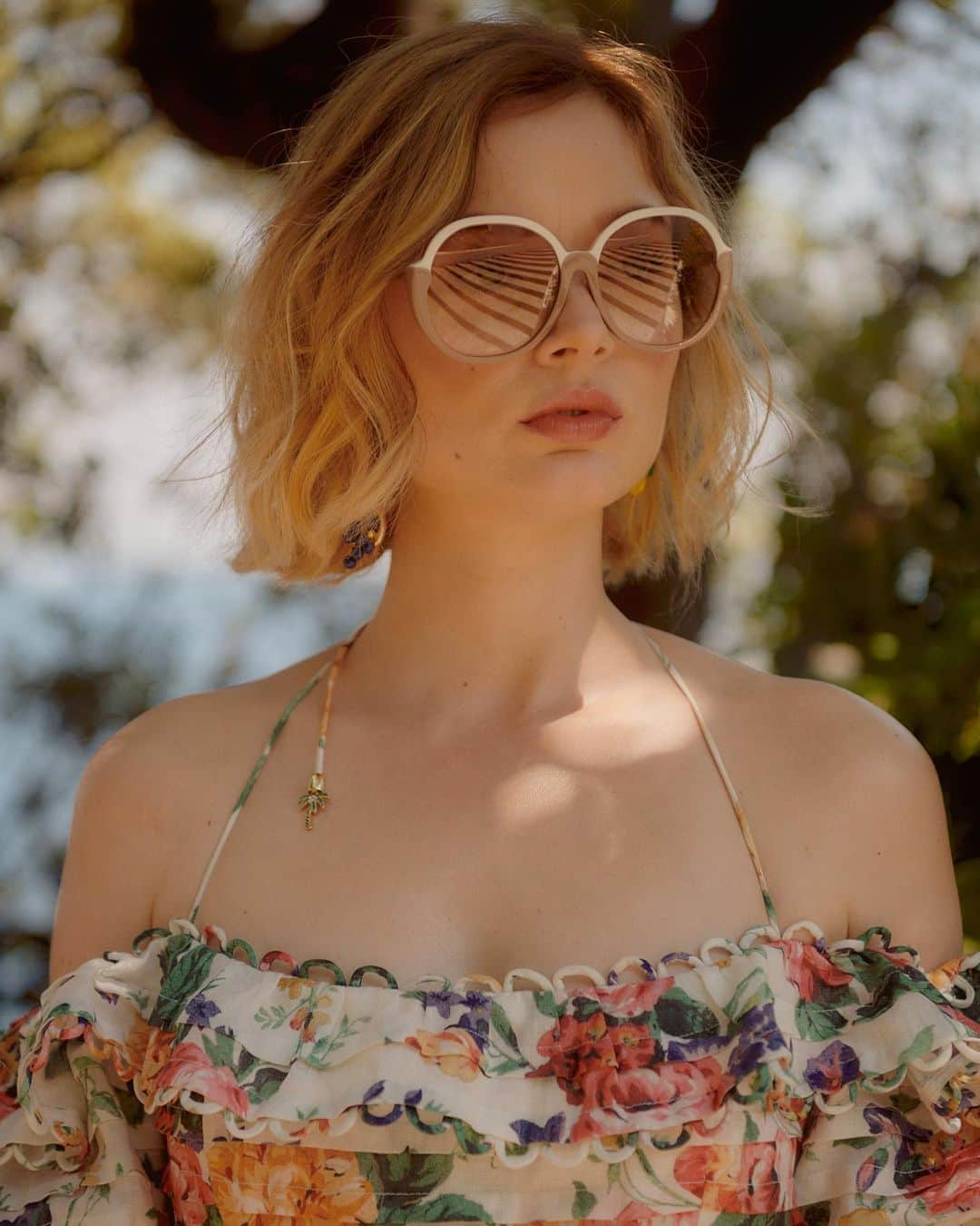 ジマーマンさんのインスタグラム写真 - (ジマーマンInstagram)「Postcards from Capri: Bellissima @bellaheathcote wears our Joliette Sunglasses, Allia Pintuck Short Dress and Honour Plunge Long Dress out in Capri. #ZimxCapri #Summer19 #🇮🇹 🍋」6月30日 14時53分 - zimmermann