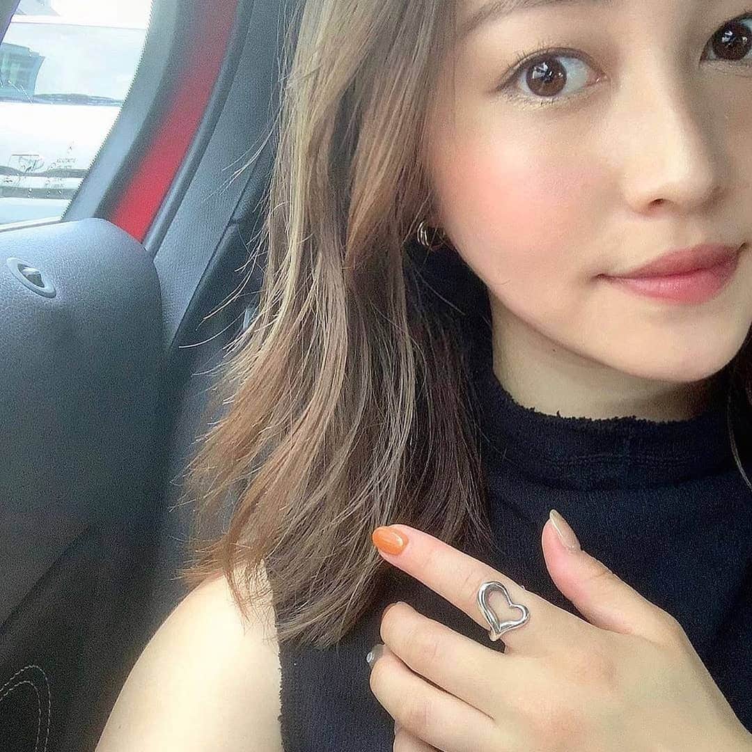 森彩華のインスタグラム：「. @suzuno_sakon さん ありがとうございます！ . ⚫着用モデル 『Circle piercing』 『Pinky ring』 . オンラインショップにて発売中❣️ 詳細は、プロフィールURLにて！ . . #instagood #instafashion #fashion #accessory #アクセサリー好き #アクセサリー #ピアス女子  #オシャレ好き#オシャレママ#オシャレ女子  #韓国ファッション #個性派ピアス #お洒落さんと繋がりたい #シルバーリング #手元コーデ #手元倶楽部#ootd #daily #followmeto #follow4followback  #韓国ファッション #個性派ピアス #お洒落さんと繋がりたい #インポートアクセサリー #シルバーリング #手元コーデ #手元倶楽部 #耳元コーデ #耳元倶楽部」