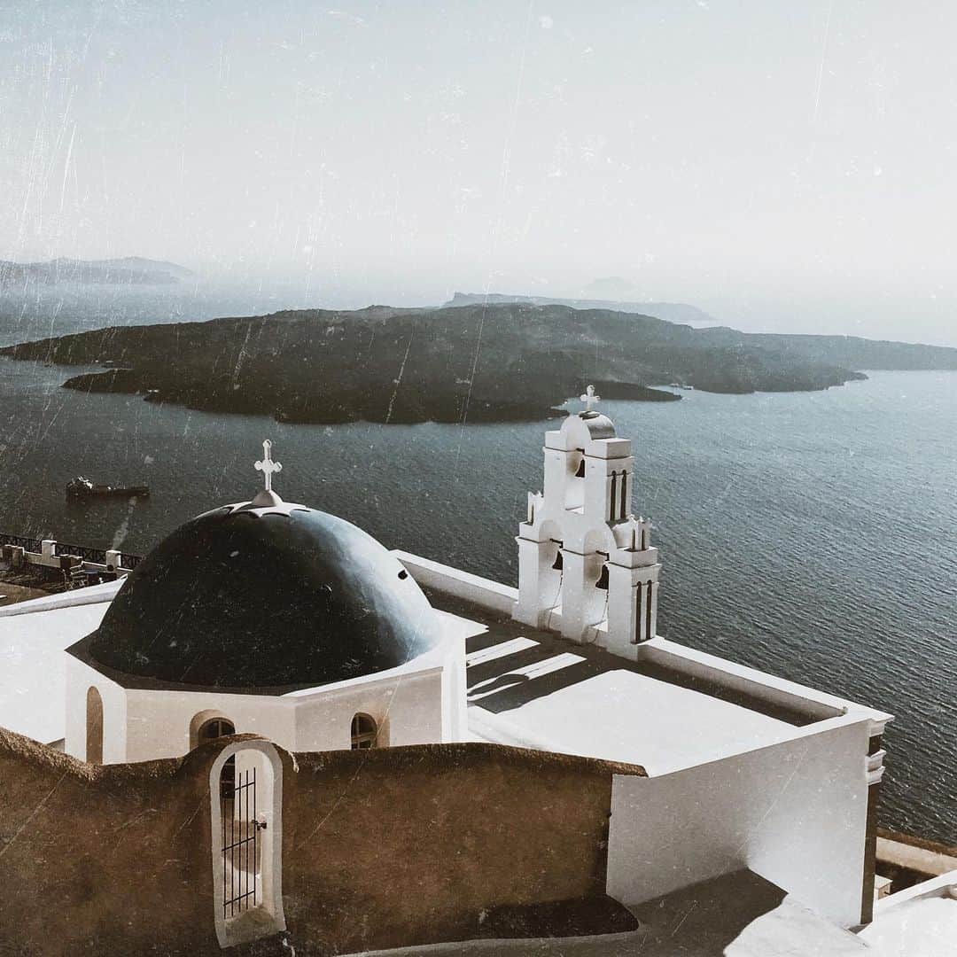 仲村美香さんのインスタグラム写真 - (仲村美香Instagram)「7月はやっと旅行に行けそう😂❤️ 出張も兼ねてですが 大好きなヨーロッパへ…♡ ・ ・ ・ ・ #trip#旅#ヨーロッパ#Europa#ギリシャ#サントリーニ島」6月30日 15時18分 - mikapu0519