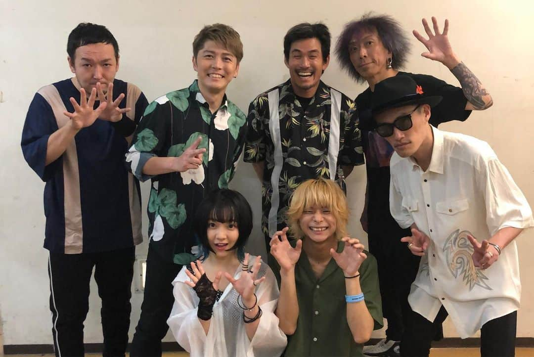 坂本遥さんのインスタグラム写真 - (坂本遥Instagram)「2019.06.22 ・ エドサリちゃんツアーファイナル⚡️ ・ 満員御礼ありがとさんでした😭 ・ メジャーデビューでほんとにやっとスタートに立った気持ちでいます。これからもっと世の中に音楽を伝えたいので絶えず萌ちゃんと音楽作り続ける！来てくれた皆さまありがとうございました！ ・ 翌日は両国国技館にて。FLOW先輩と。いつか両国でワンマンやってみたい…！そしてTAKEさんいつも優しい😭 好きですっ！」6月30日 15時27分 - retrock_haruka