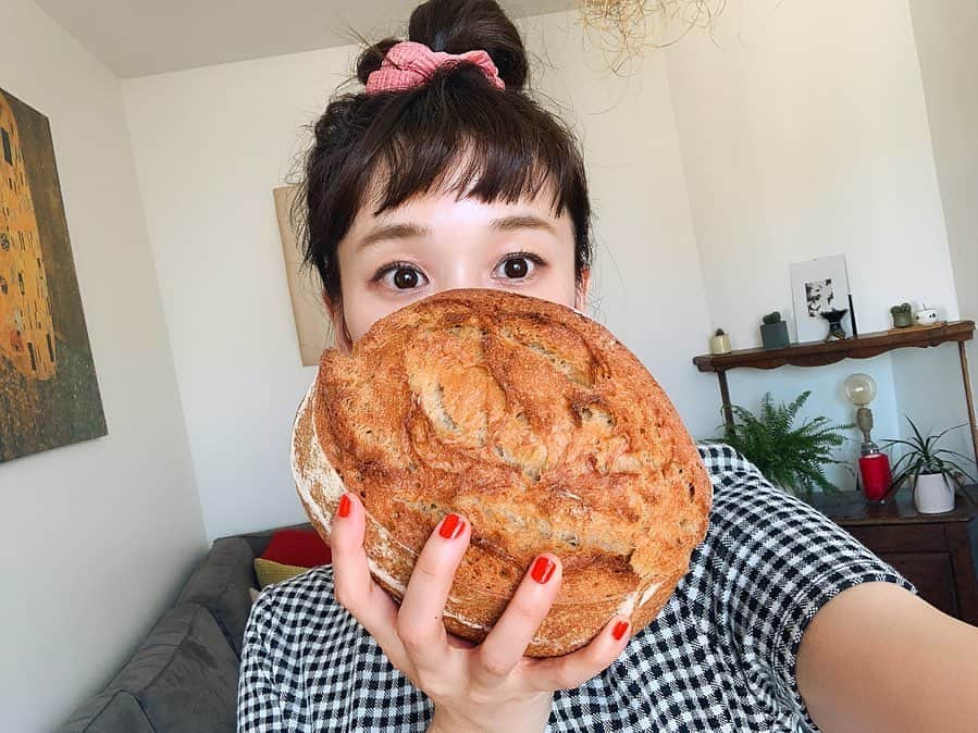 のインスタグラム：「🤩🍞🇫🇷💛🧡」