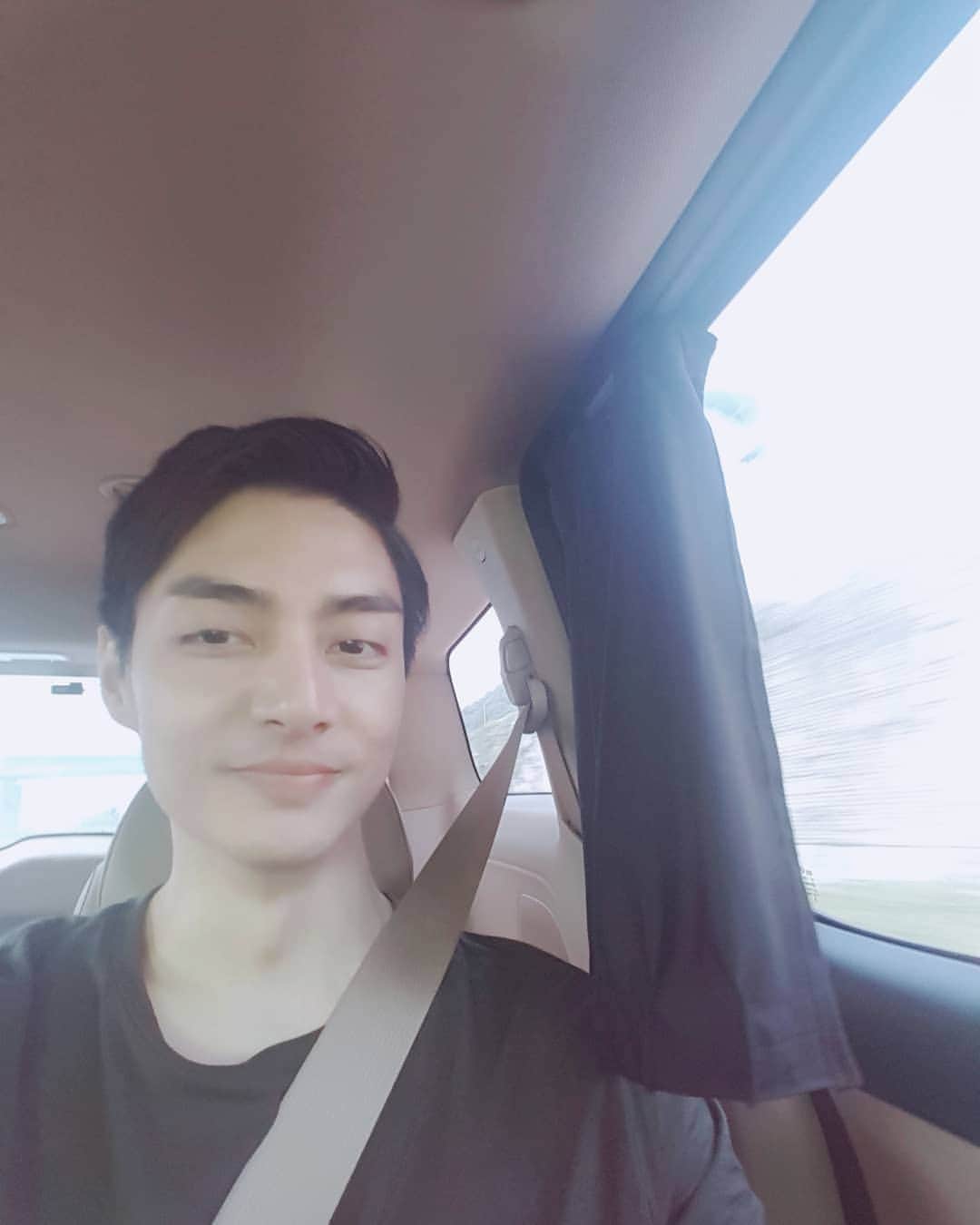 キム・ジュンのインスタグラム：「#신난다 #대구 갔다가 #칼퇴 🛣」