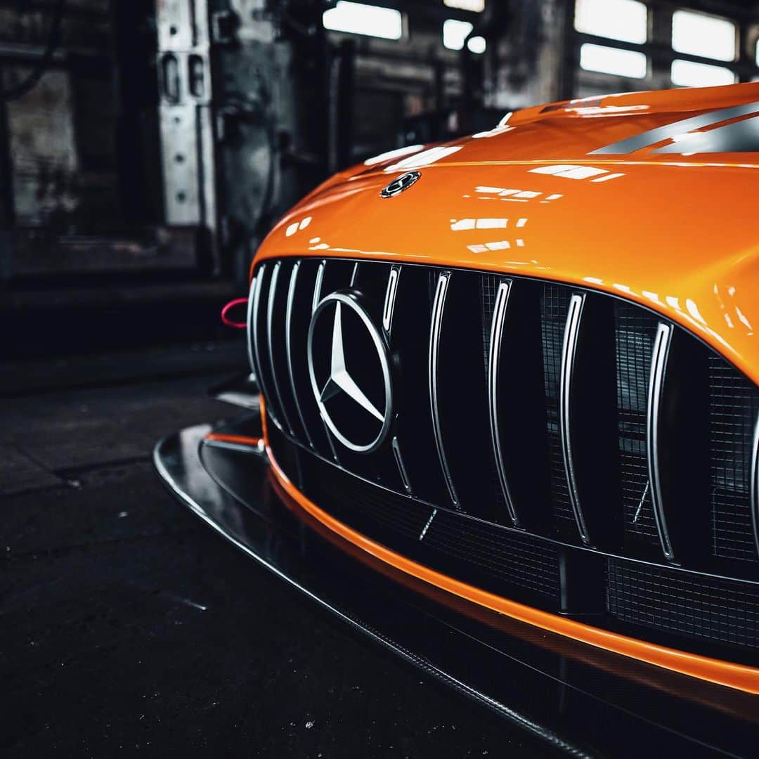 メルセデス・ベンツさんのインスタグラム写真 - (メルセデス・ベンツInstagram)「Life is a challenge, and we challenge our standards every day. We are now ready to present the next evolutionary stage of @MercedesAMG Customer Racing: the new Mercedes-AMG GT3. 📷 @srcreativity  #MercedesAMG #DrivingPerformance #AMGGT3 #GT3 #AMGGTFAMILY」6月30日 16時00分 - mercedesbenz