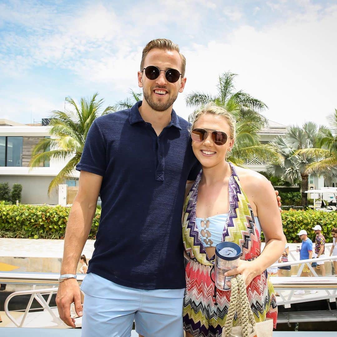 ハリー・ケインのインスタグラム：「💑🥰」